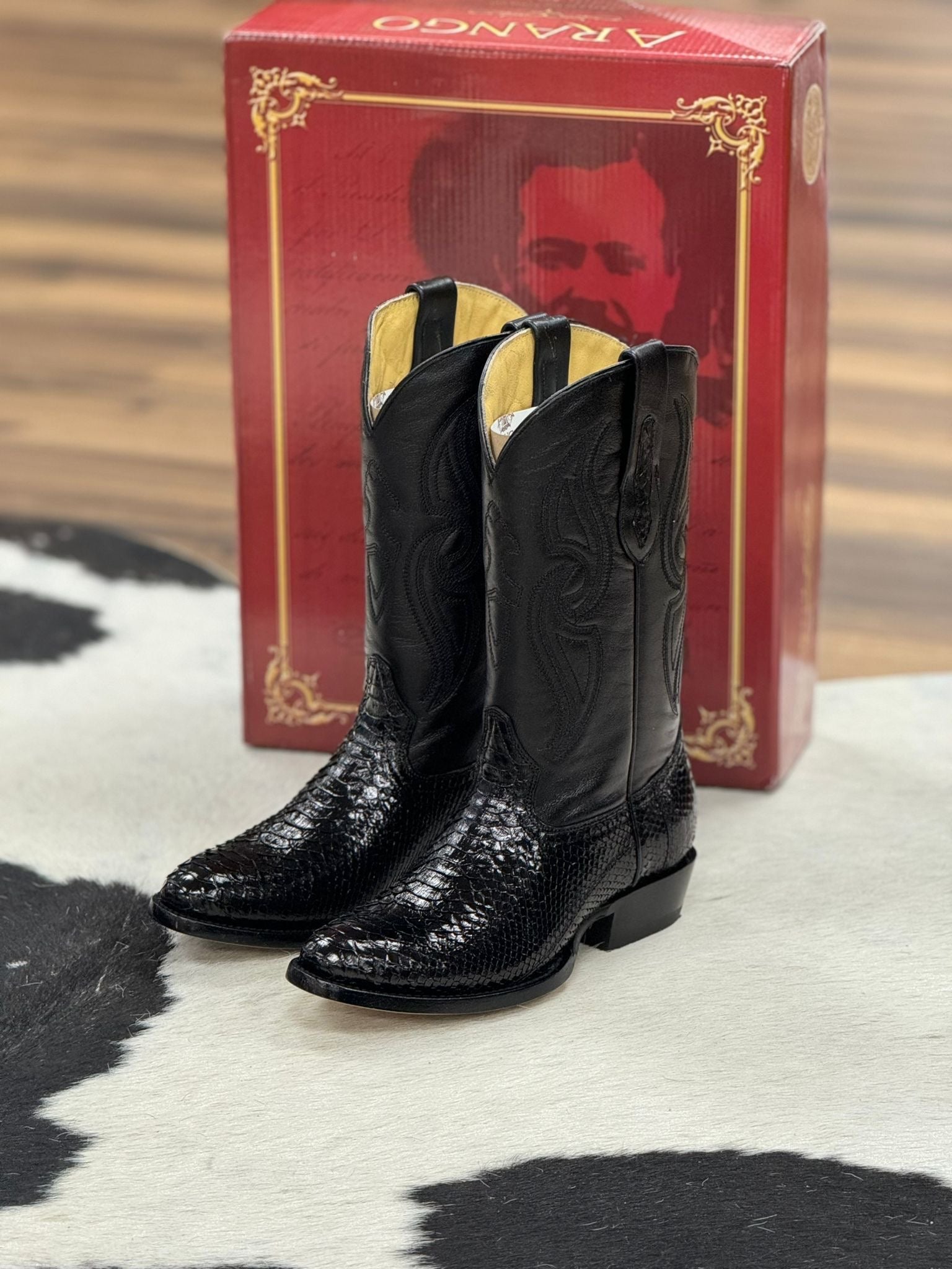 ARANGO BOOTS NEGRO SEMIOVAL PYTHON