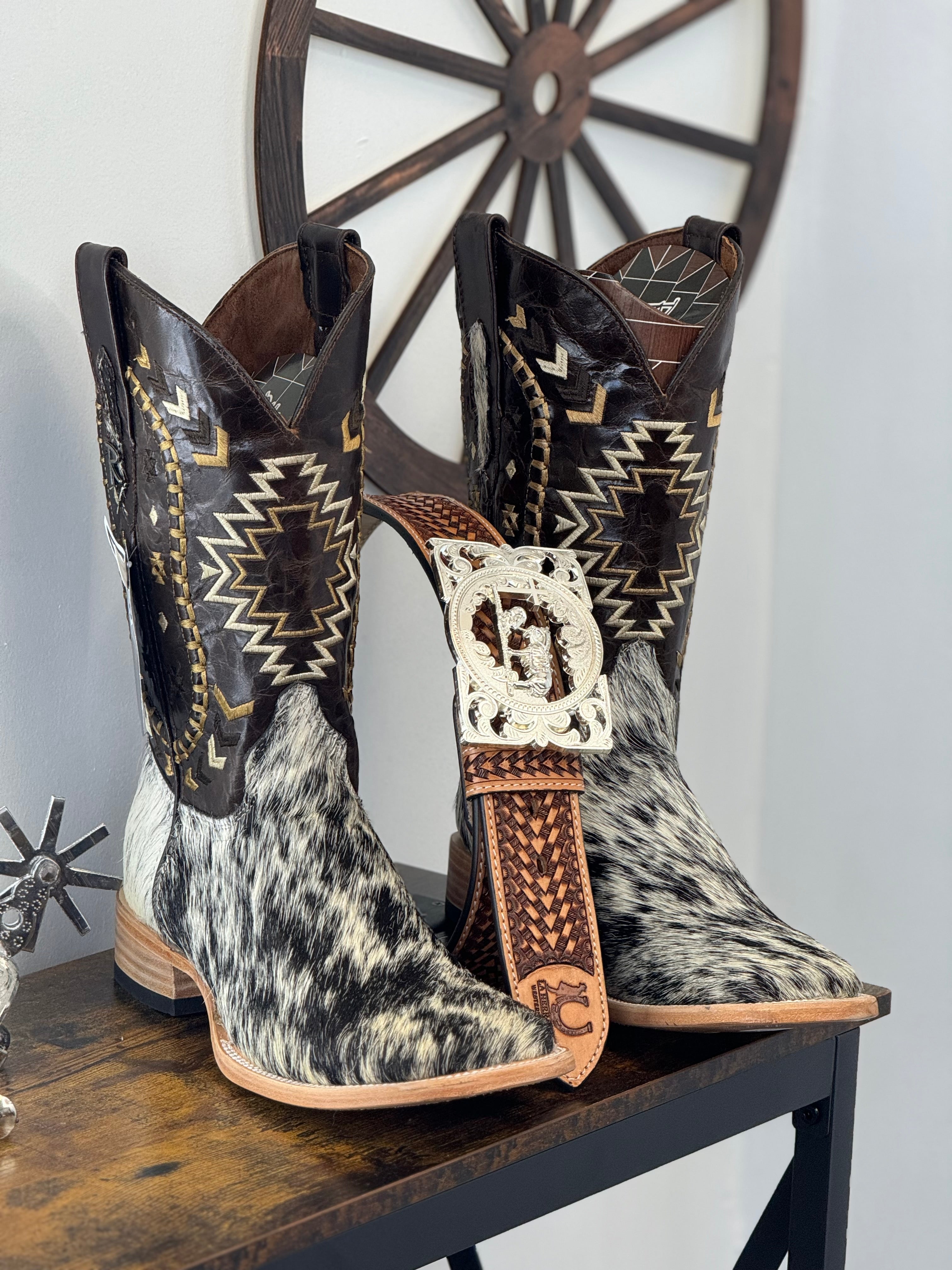 RANCHERS MEN COWHIDE BLACK&WHITE TOBACCO CHEROKEE BOOT EVERY PAIR IS UNIQUE!