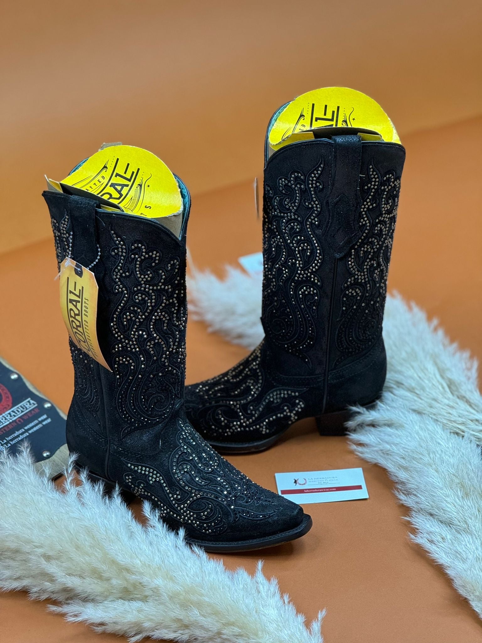 CORRAL BLACK EMBROIDERY & CRYSTALS POINT TOE BOOT C4100