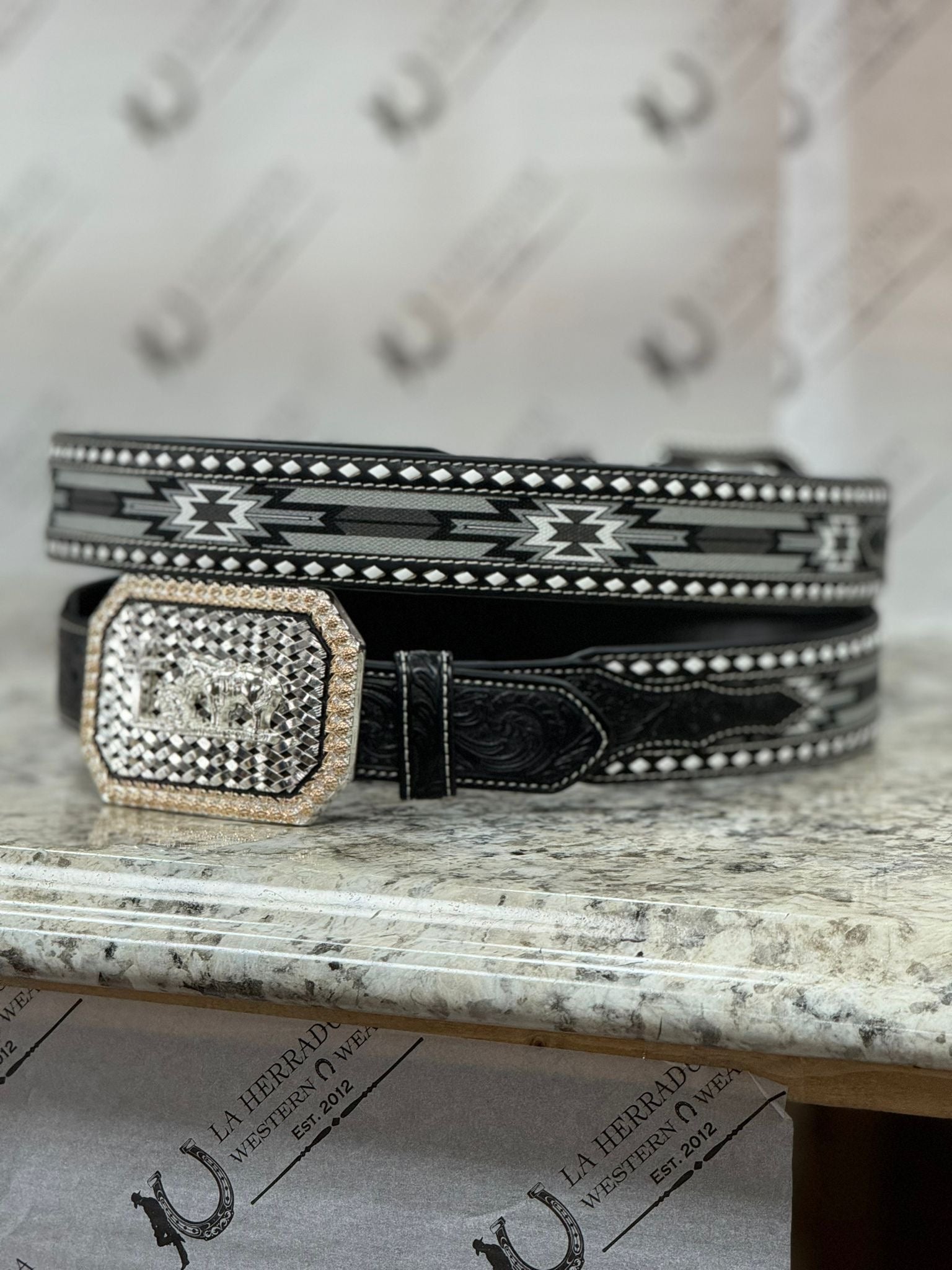 ARIAT BLACK & WHITE AZTEC STITCH BELT