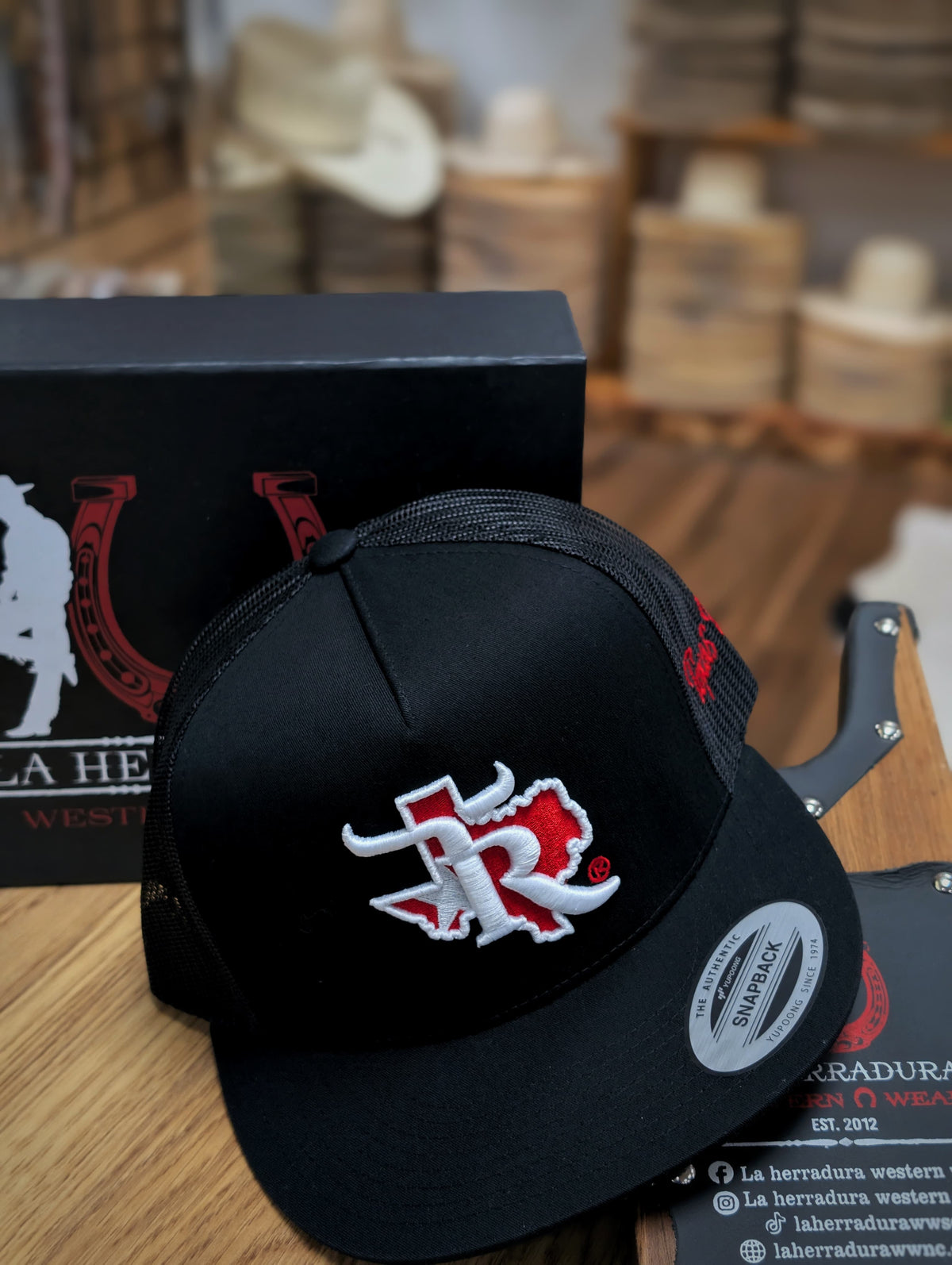 TEXAS RANCH CAP BLACK WHITE/RED LOGO