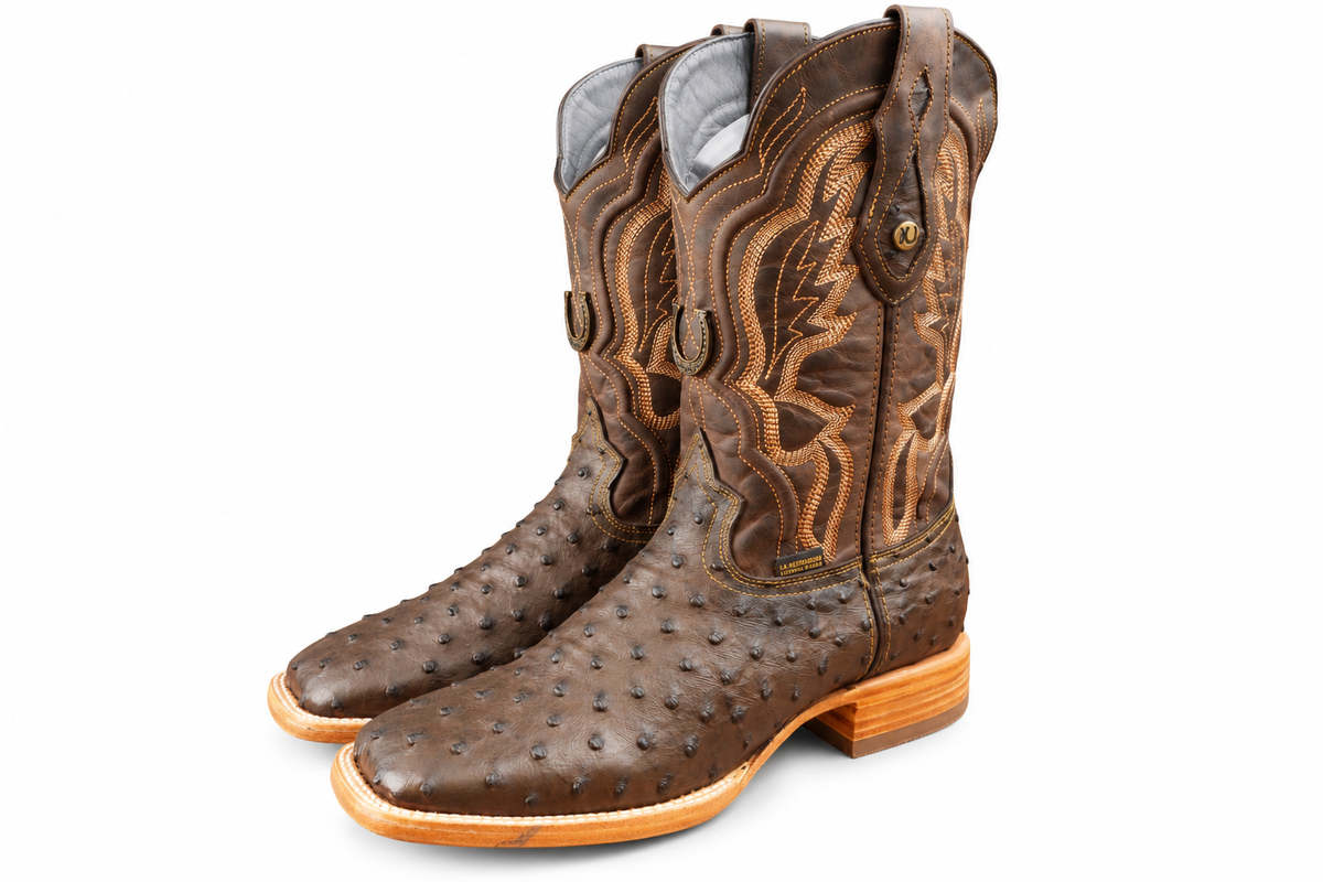 BOTA LA HERRADURA PARA HOMBRE DANIEL CLON AVESTRUZ COLOR CHOCO / PUNTA CUADRADA MARCA SILVERADO