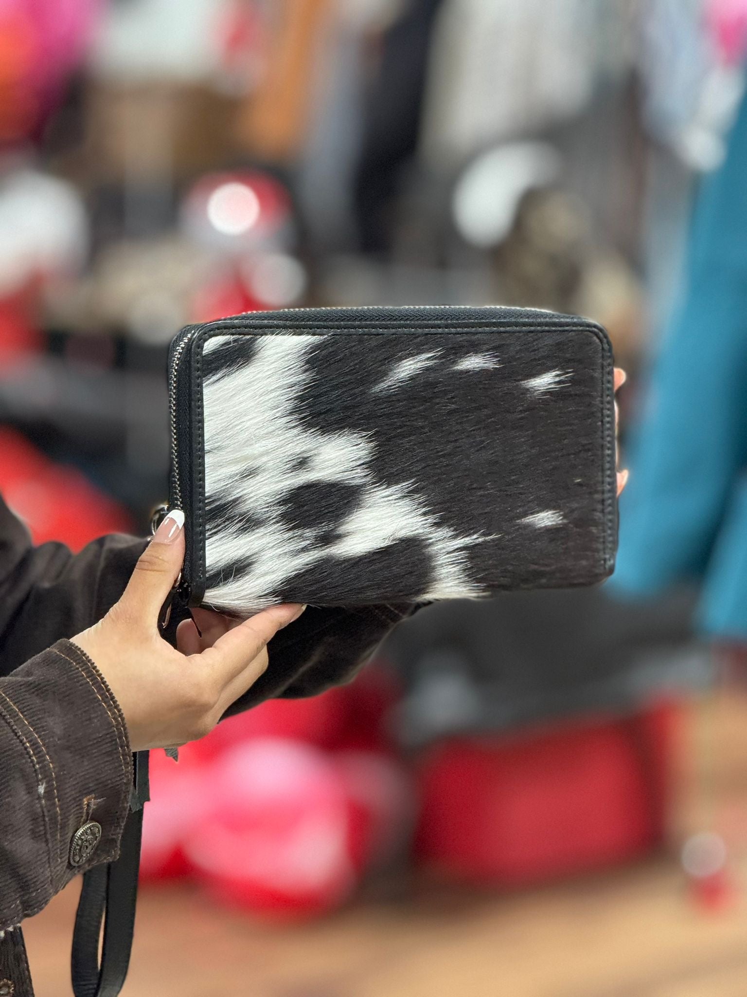 COWHIDE BLACK & WHITE ORGANIZER WALLET