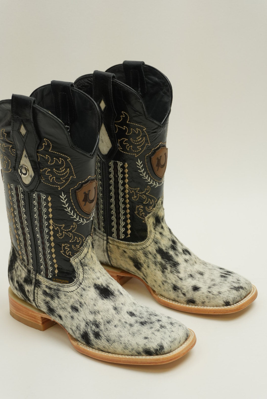 LA HERRADURA MENS COWHIDE DANIEL PELO PINTO NEGRO BARZA AC NAT BOOT (EVERY PAIR IS UNIQUE)