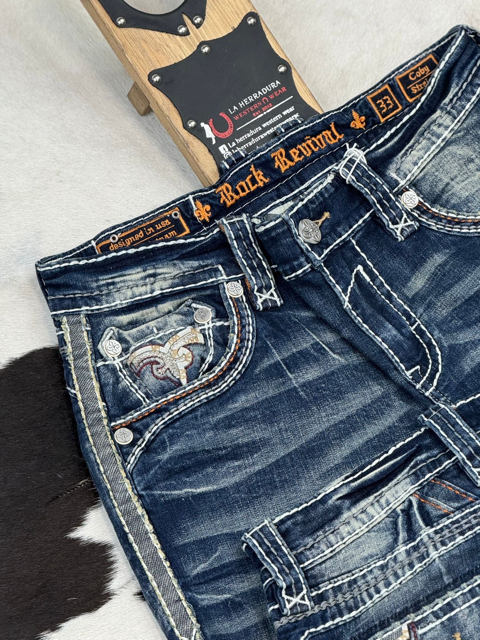 ROCK REVIVAL COBY STRAIGHT CUT JEANS