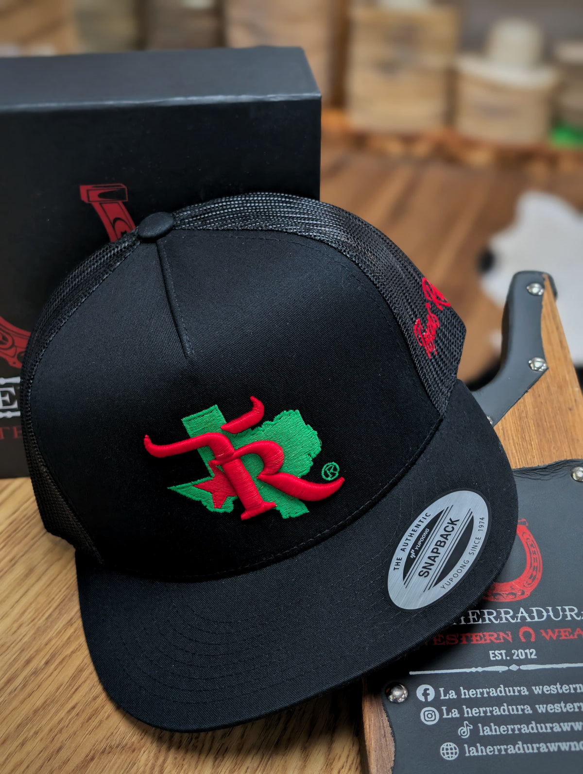 TEXAS RANCH CAP BLACK GREEN/RED LOGO