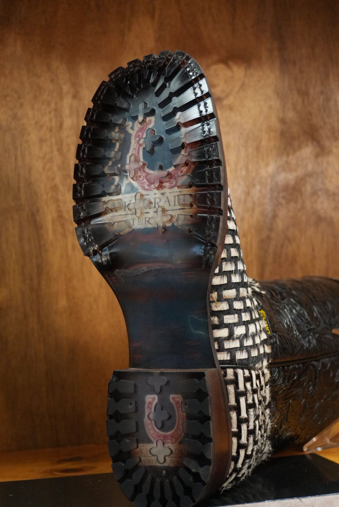 LA HERRADURA/ELLIUT EMBROIDERED COWHIDE BLACK/WHITE BOOT SQ. TOE