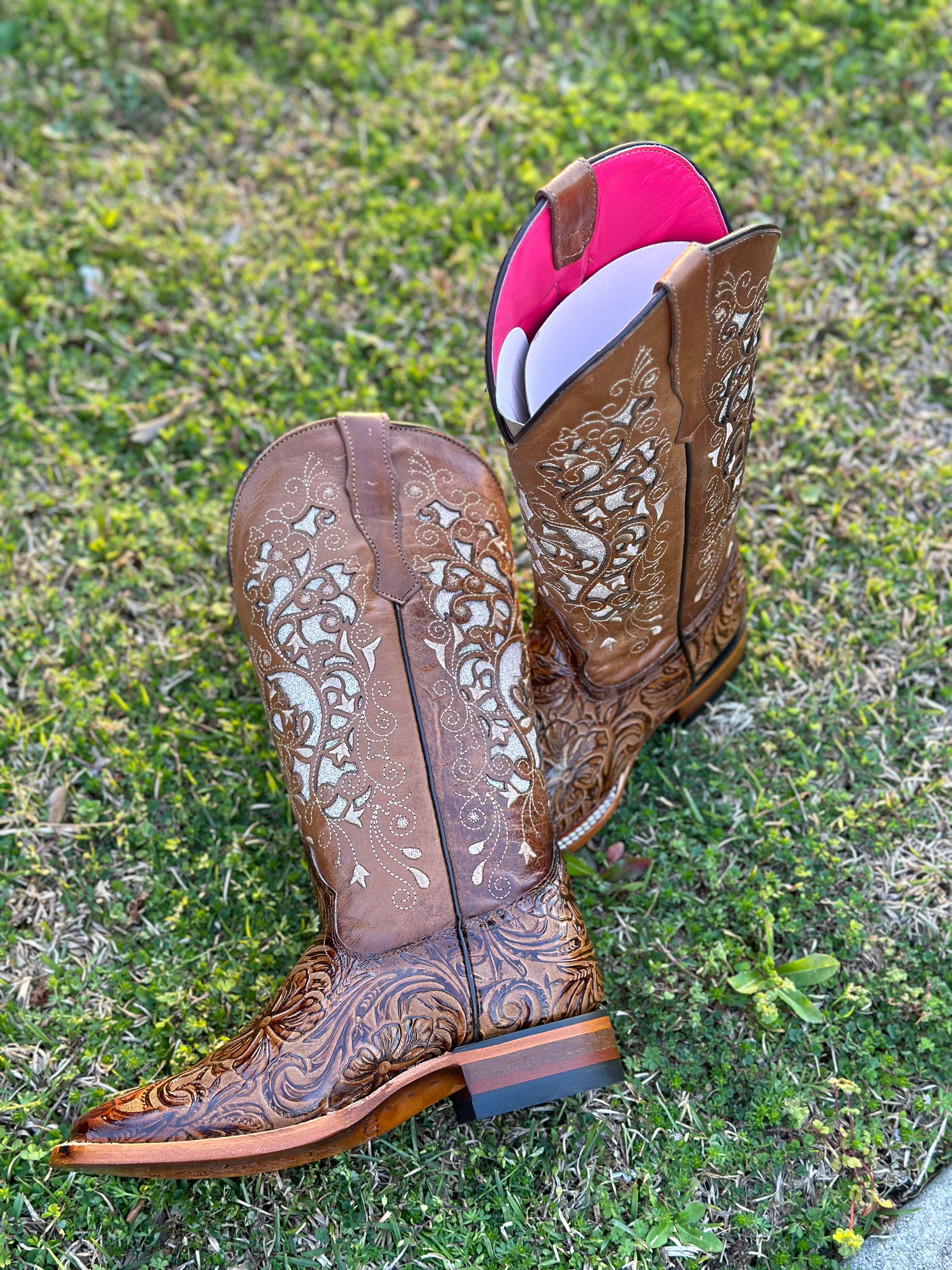 WOMENS FLOR DE LUZ ALMA HAND TOOLED HONEY SQUARE TOE