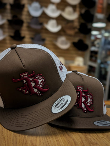 GORRA CAMIONERA TEXAS RANCH MARRÓN Y BLANCA CON CIERRE AJUSTABLE