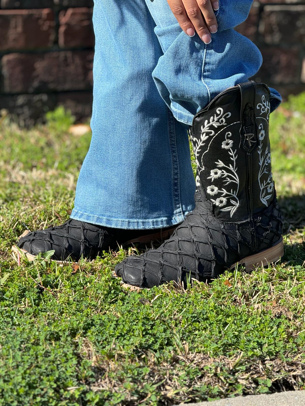 RANCHER FISH EXOTICH BOOTS WOMEN’S BLACK MATTE FLOWER TOP