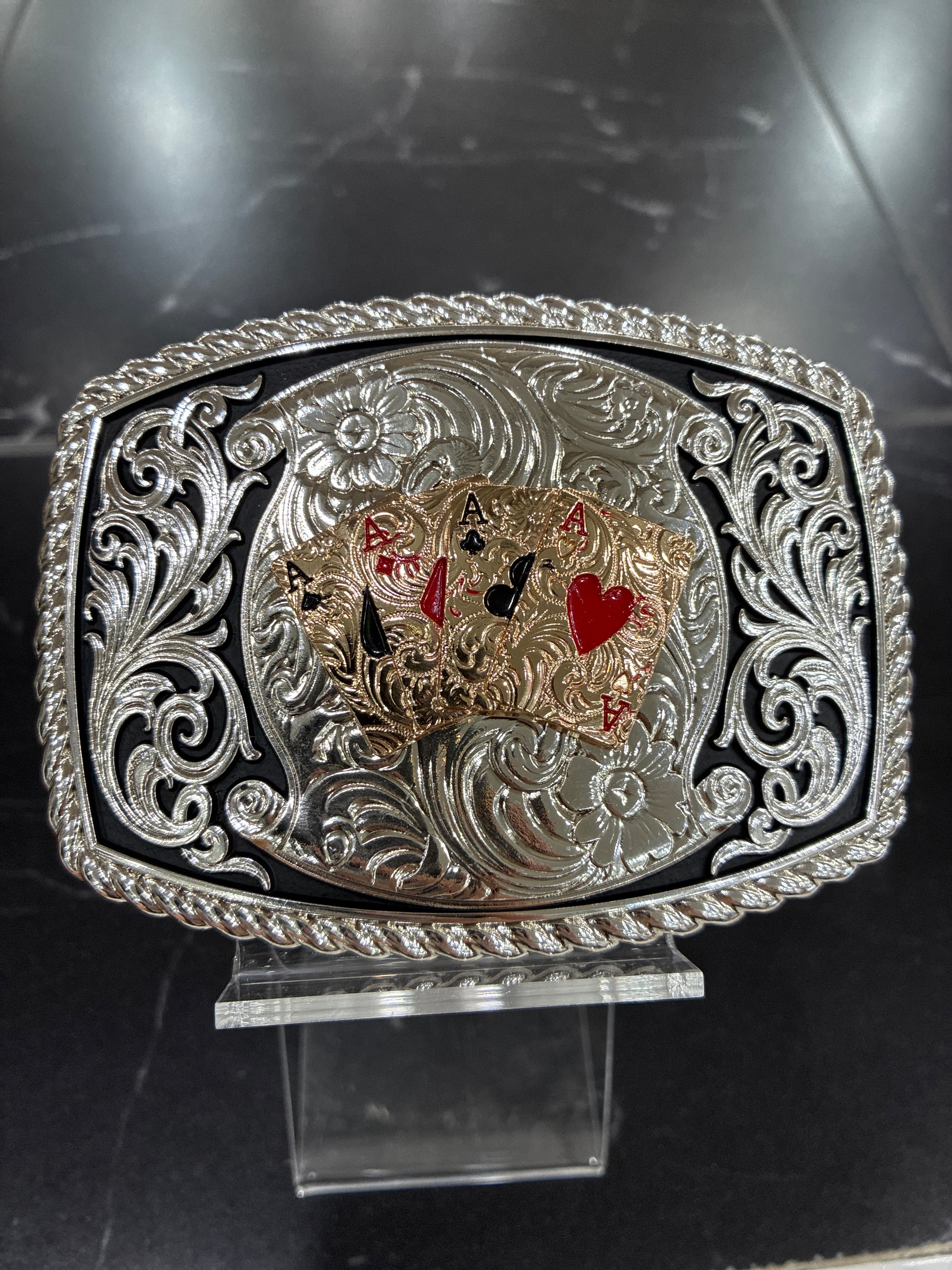 HEBILLA CUADRADA ASES PLATA Y NEGRO