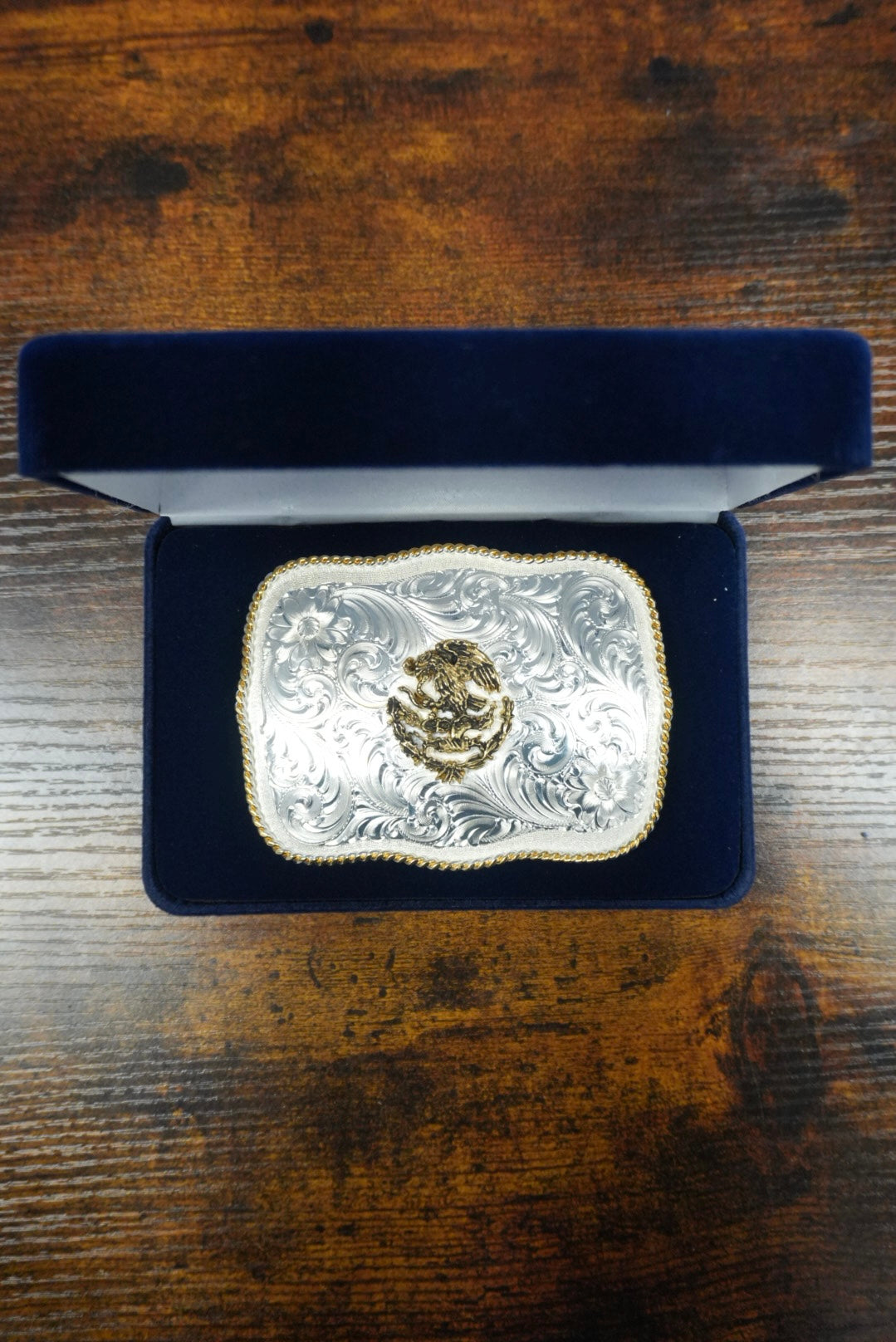 MONTANA SILVERSMITH BOLD ENGRAVED SCALLOPED MEXICO BUCKLE
