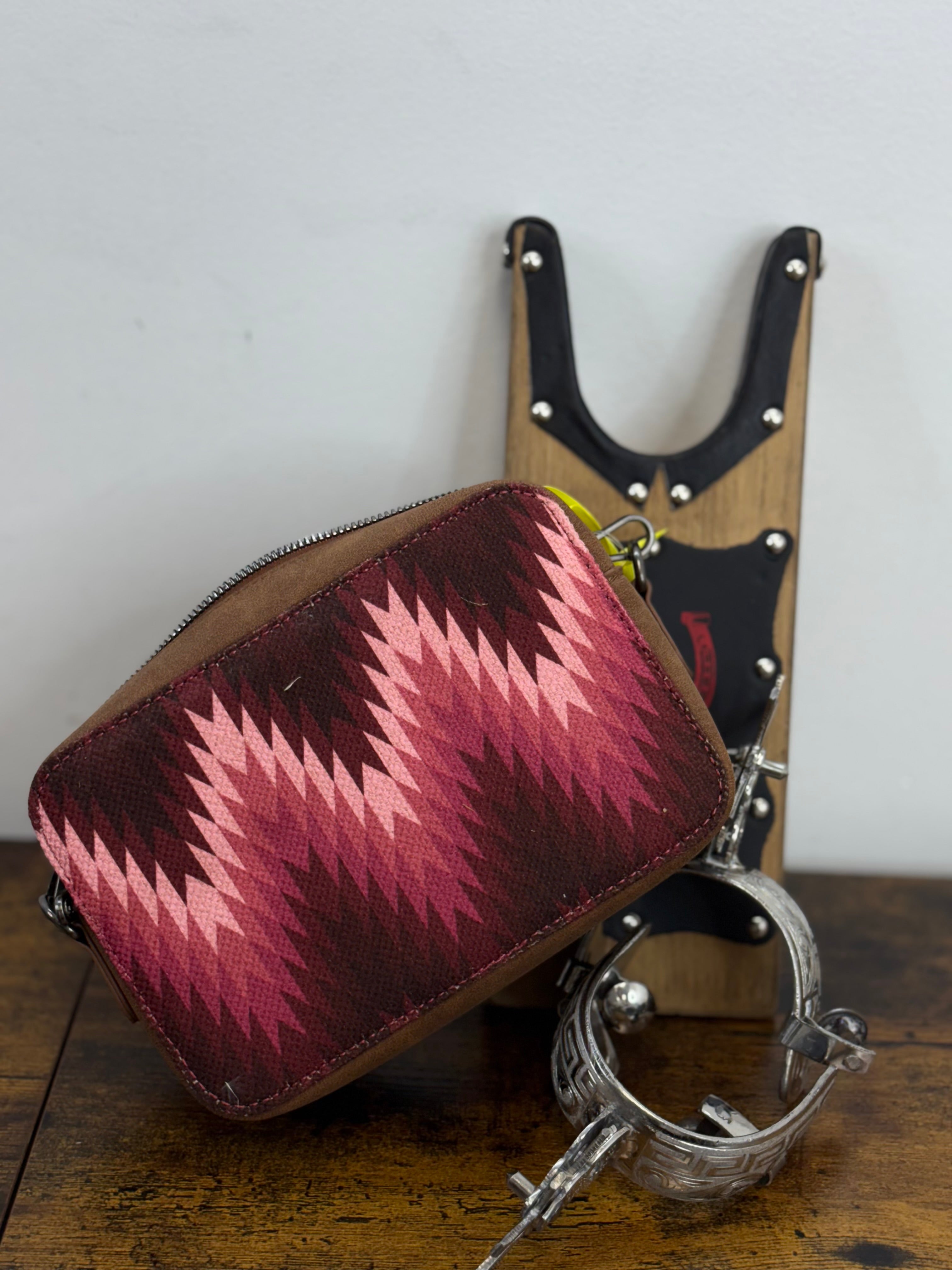 WRANGLER PINK AZTEC CROSSBODY