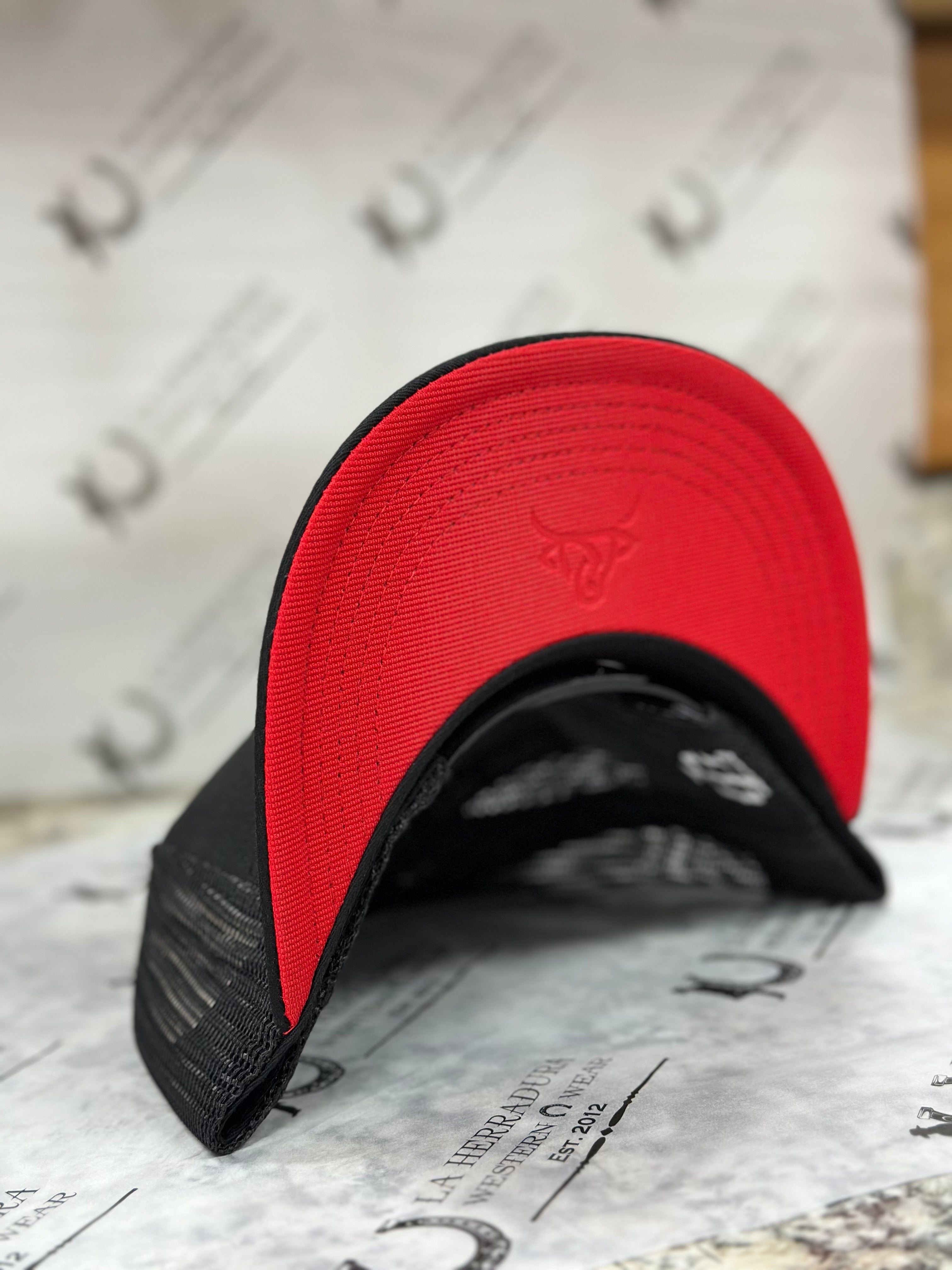 LOST CALF RED HORN BLACK CAP
