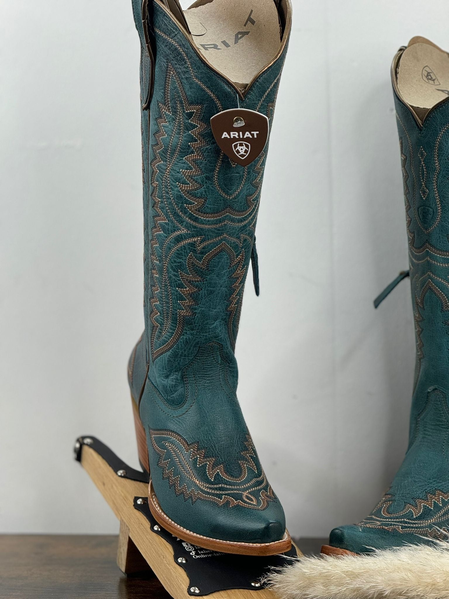 WOMENS ARIAT CASANOVA TURQUOISE TALL BOOT POINT TOE