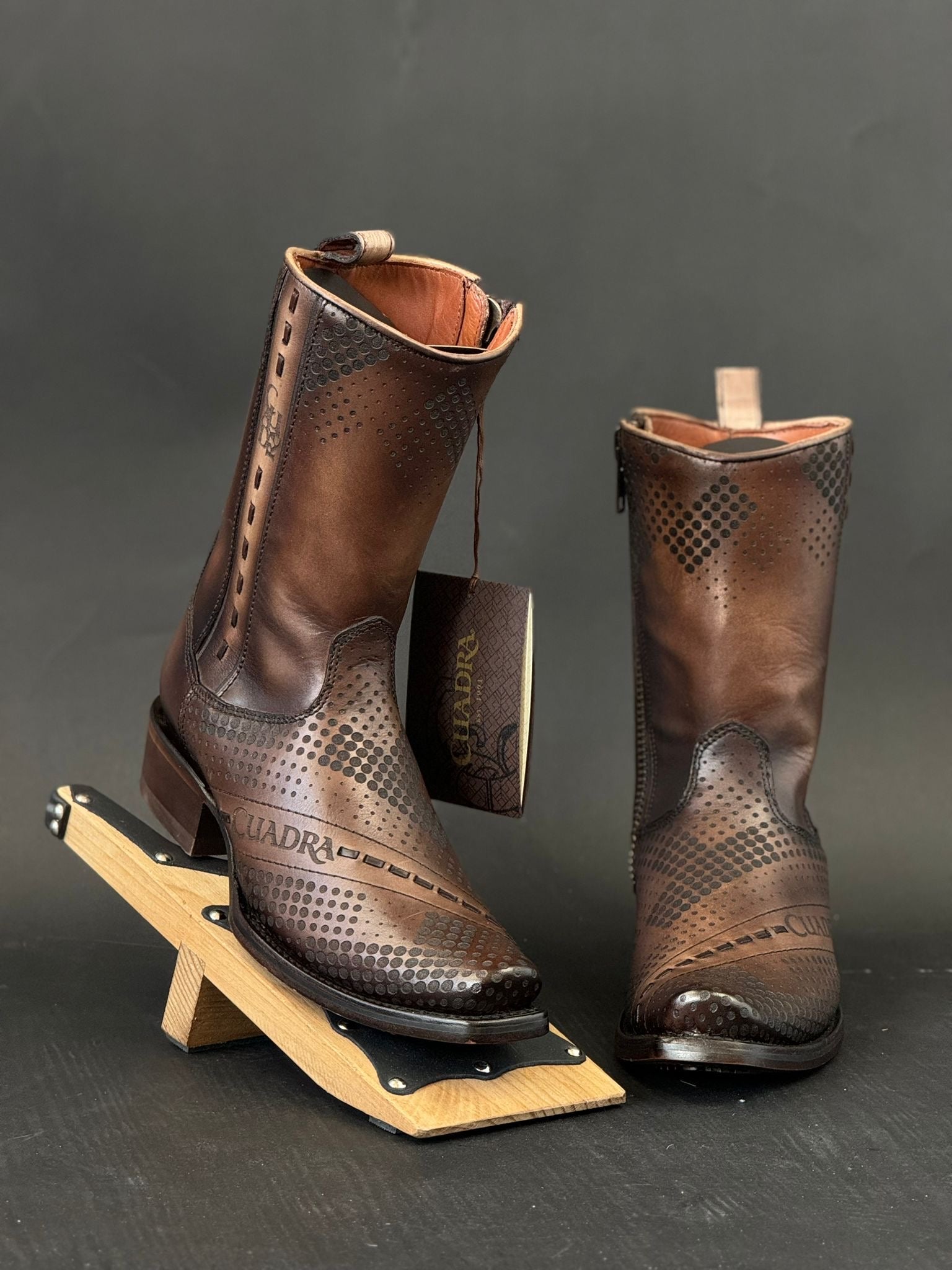 CUADRA SHORT BOOT RES CRUST TORNADO TWISTER BROWN LASER & WOVEN & ZIPPER NARROW SQUARE TOE