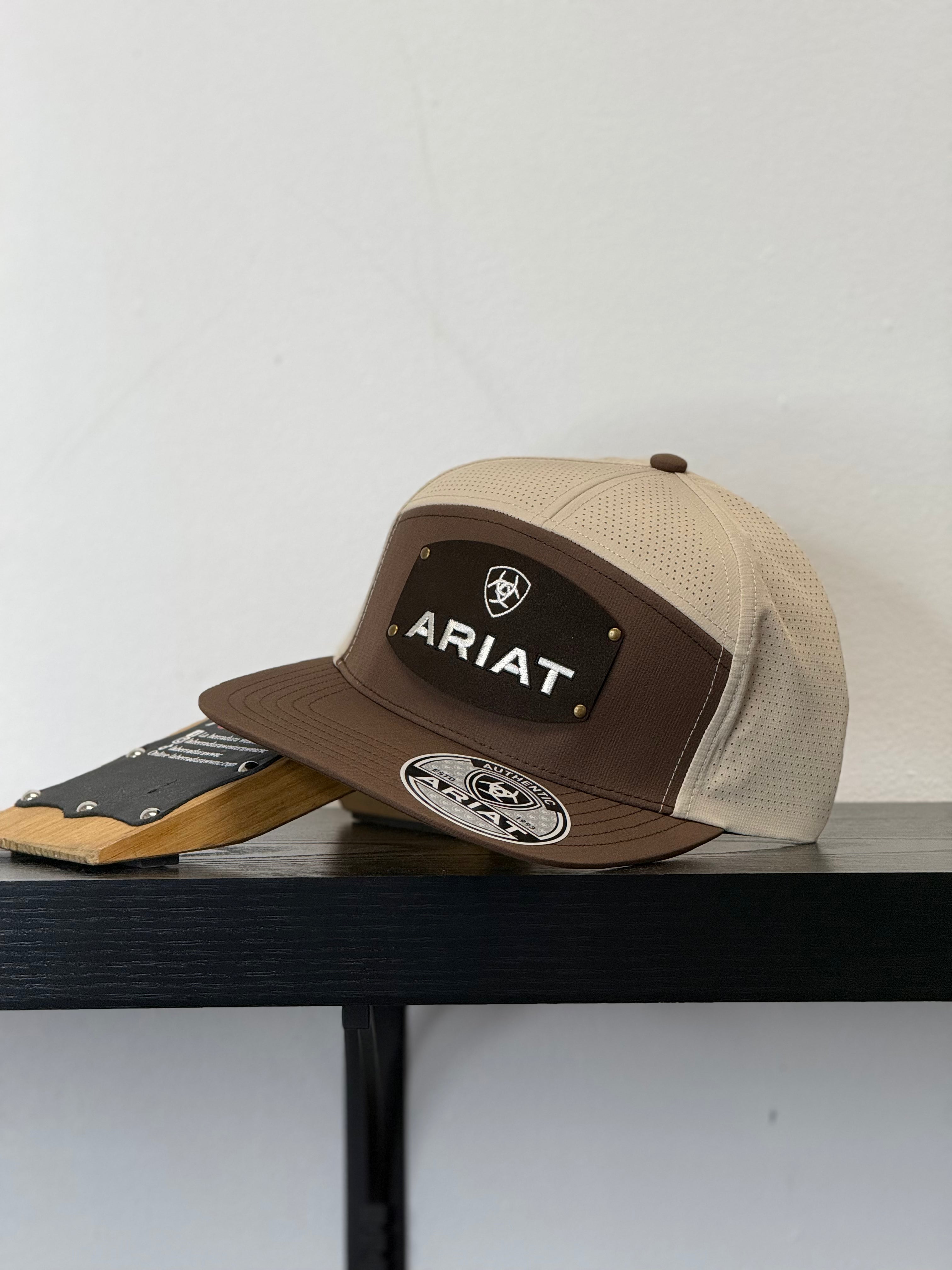 ARIAT MEN BEIGE WITH BROWN PATCH CAP A30093902