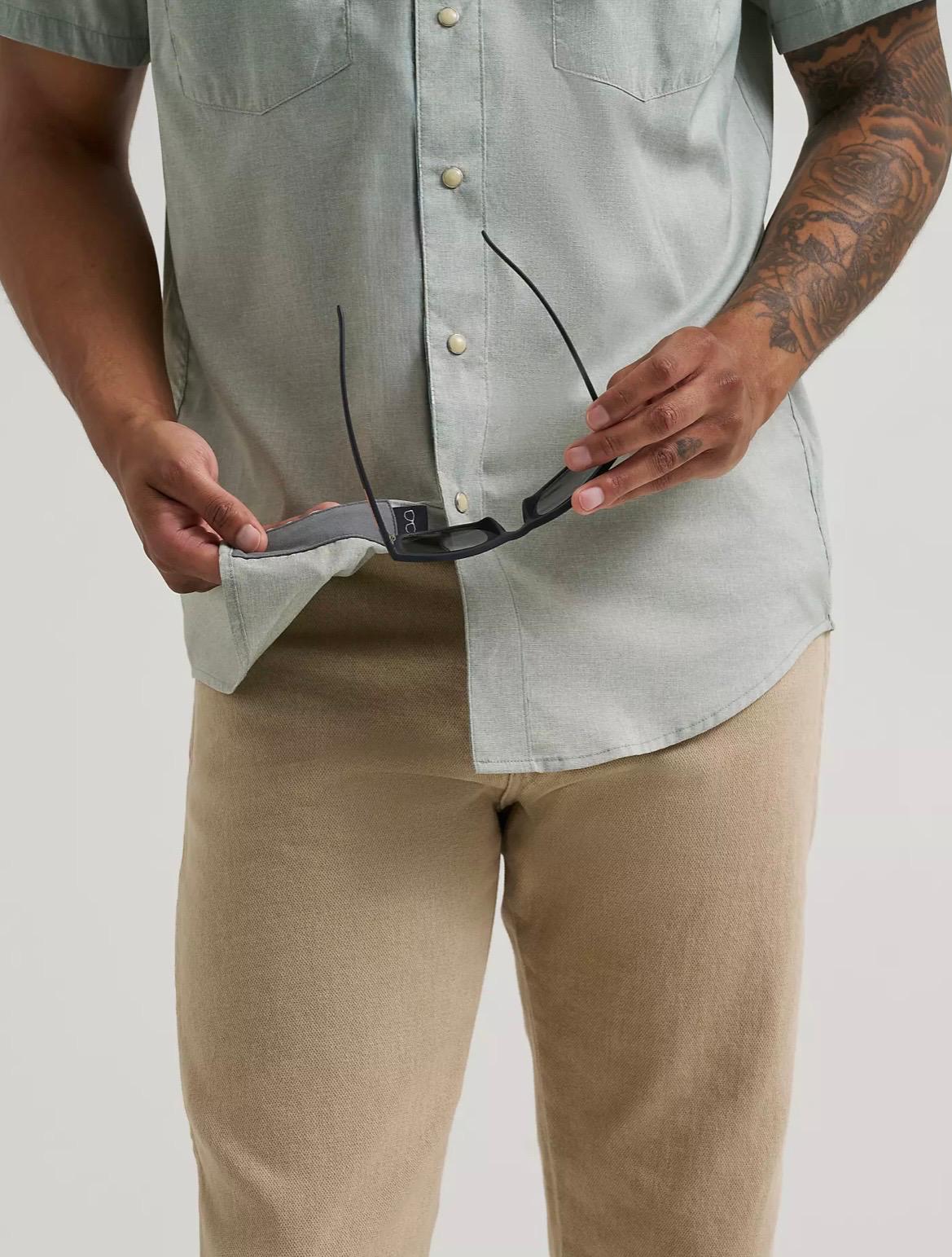 WRANGLER MEN ALL TERRAIN GEAR SHORT SLEEVE SHIRT GREEN 112375153