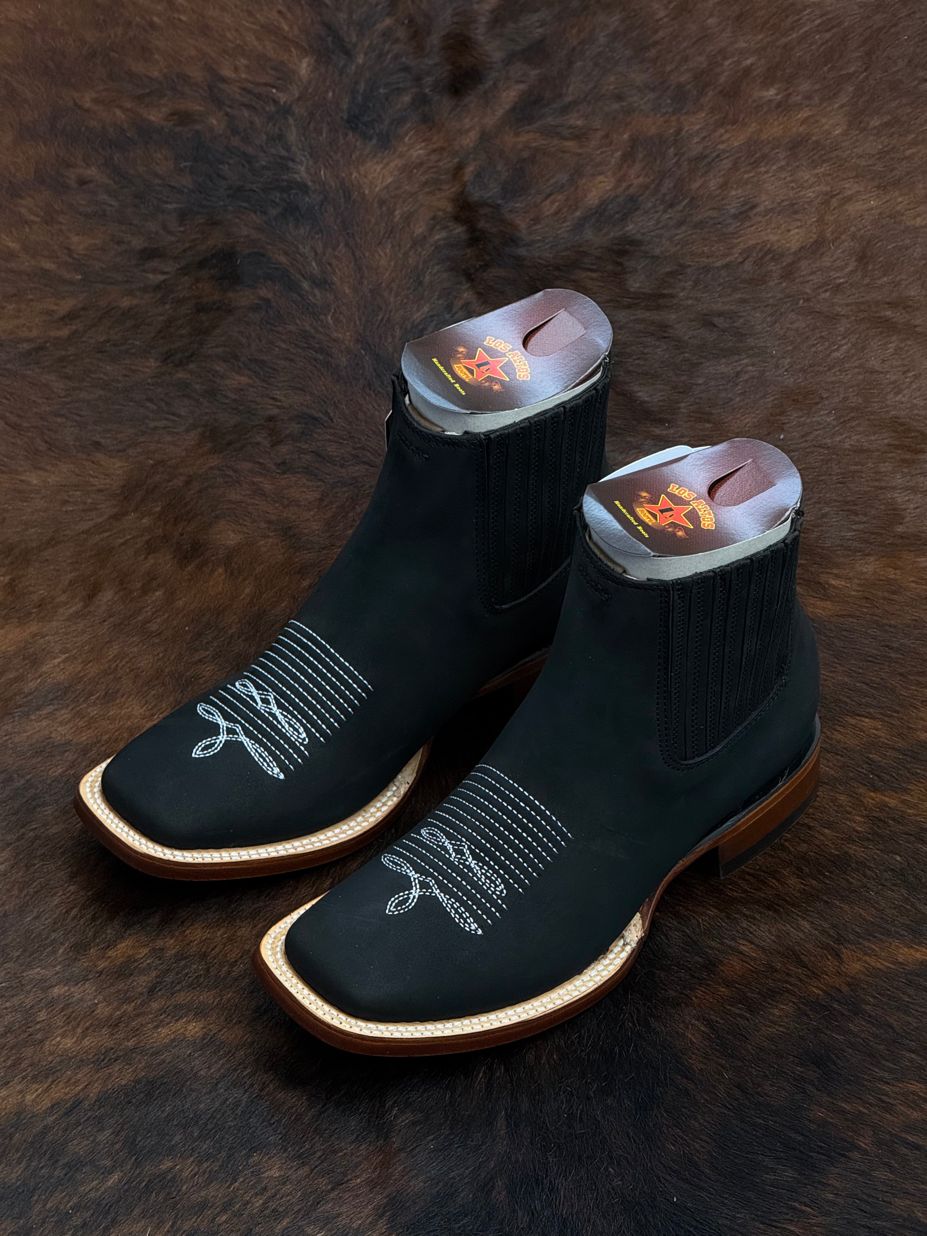 LOS ALTOS MEN BOTÍN WIDE SQUARE TOE NUBUCK BLACK 82BM26305