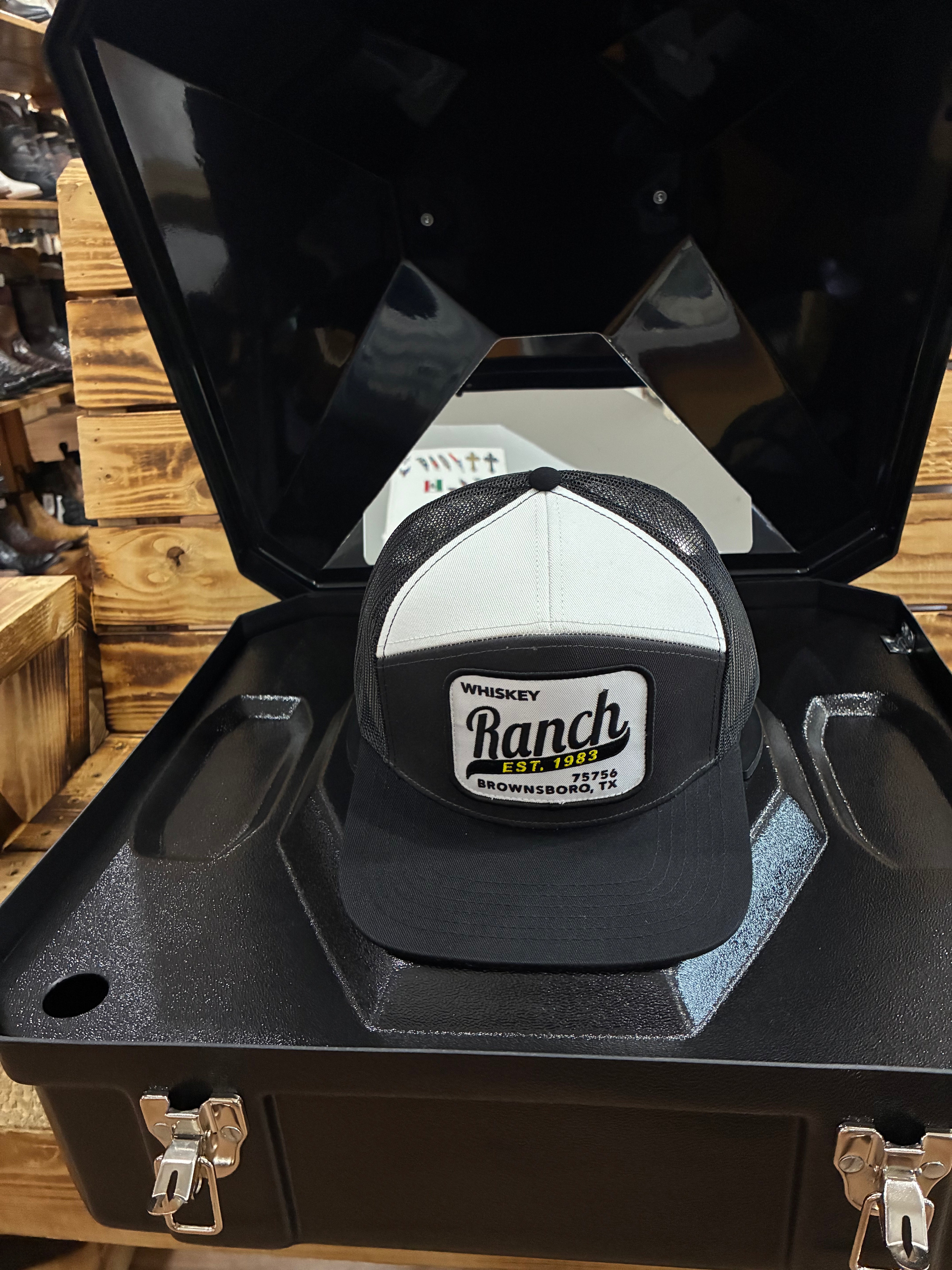 WHISKEY RANCH LOGOTIPO BLANCO NEGRO