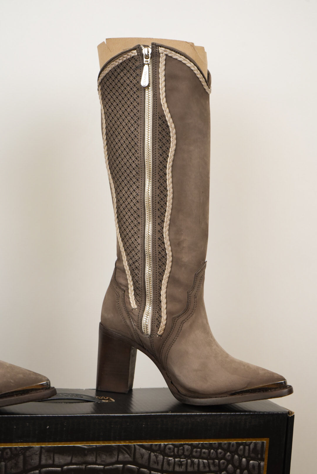 WOMEN’S CUADRA RES BESSERO NOBUCK GRIS CC335