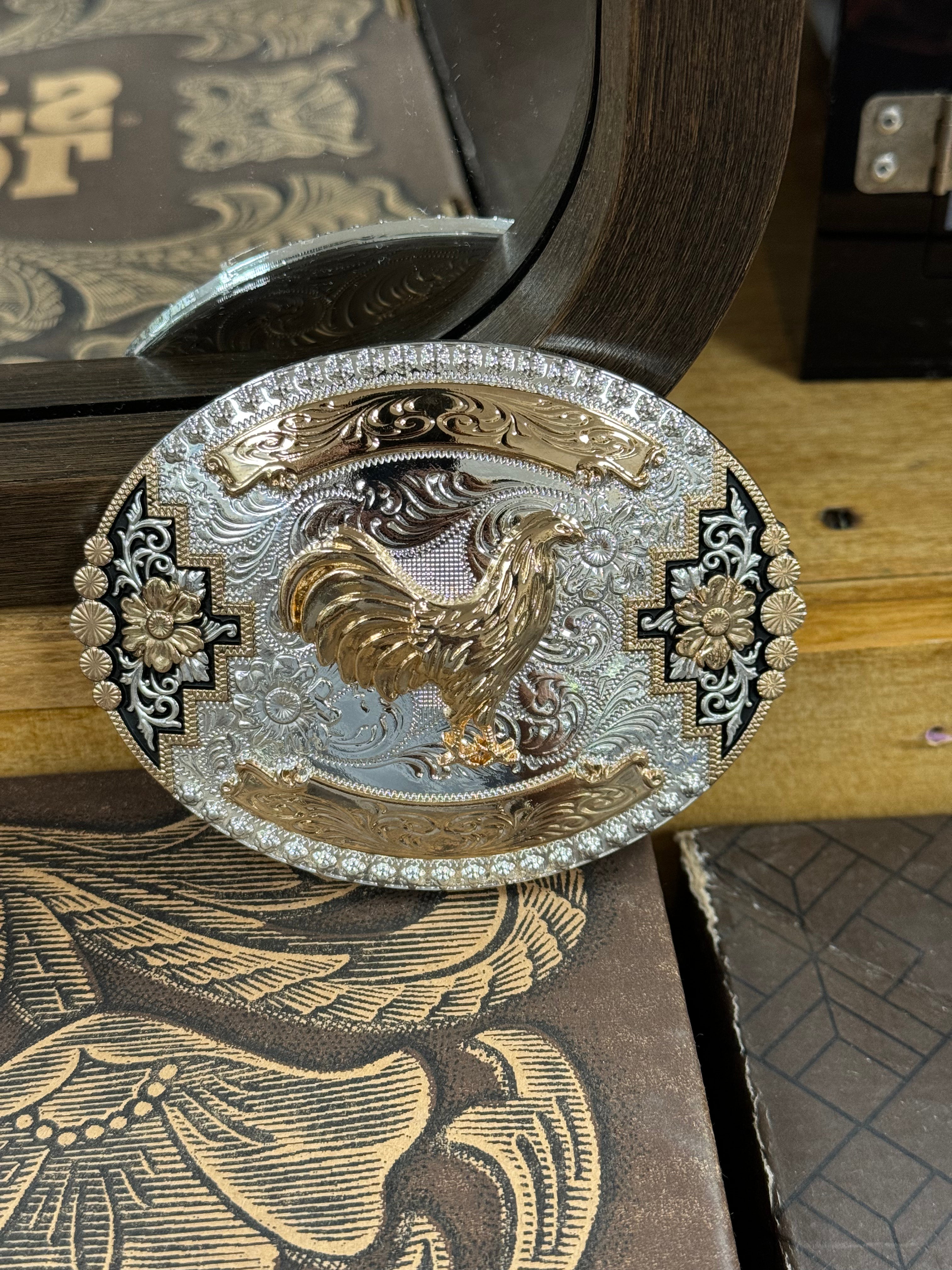 COCK SILVER DETAIL ROUND BUCKLE