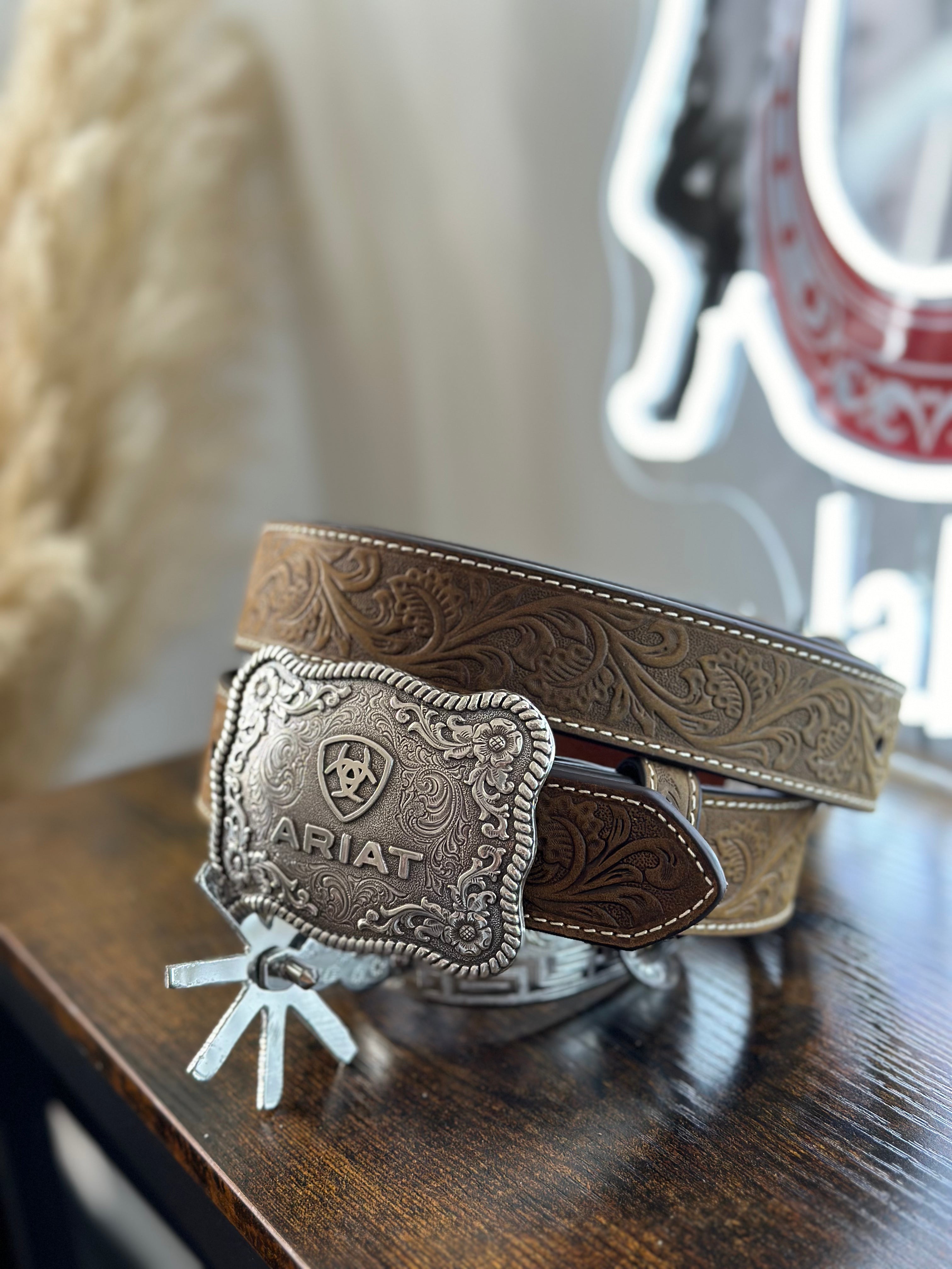 ARIAT BELT HAND TOOLED SAND SILVER BUCKLE