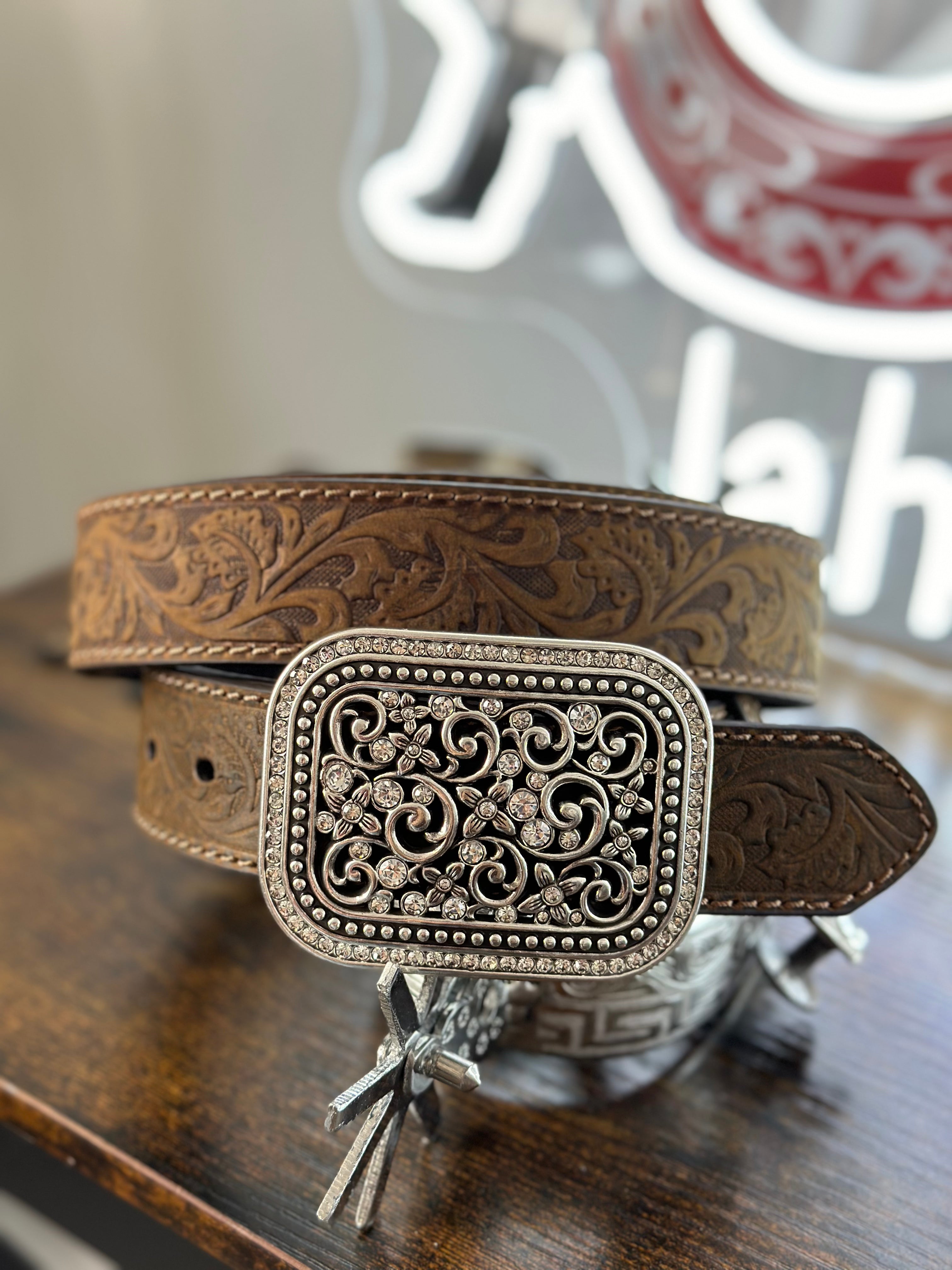 ARIAT HAND TOOLED SAND SBELT SPARKLE BUCKLE