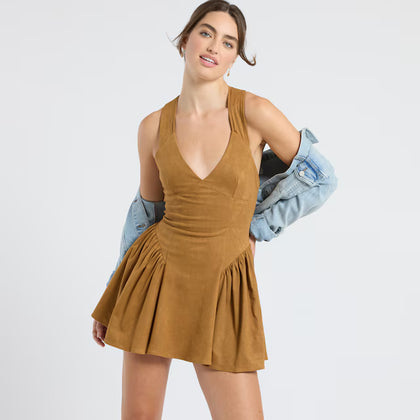 VESTIDO CORTO DE ANTE CON CUELLO EN V MARRÓN VID52404
