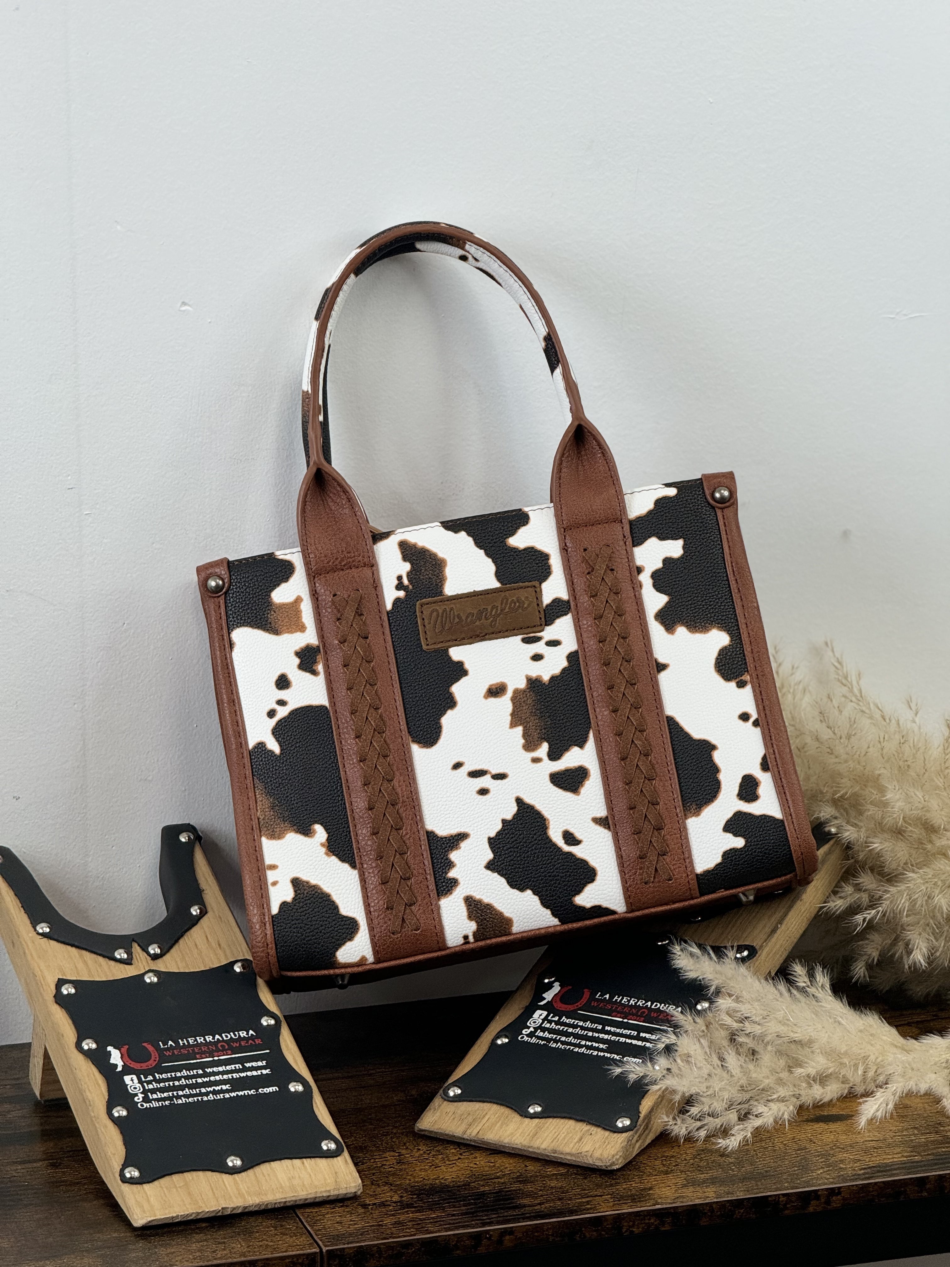 WRANGLER BROW COW PRINT HAND BAG