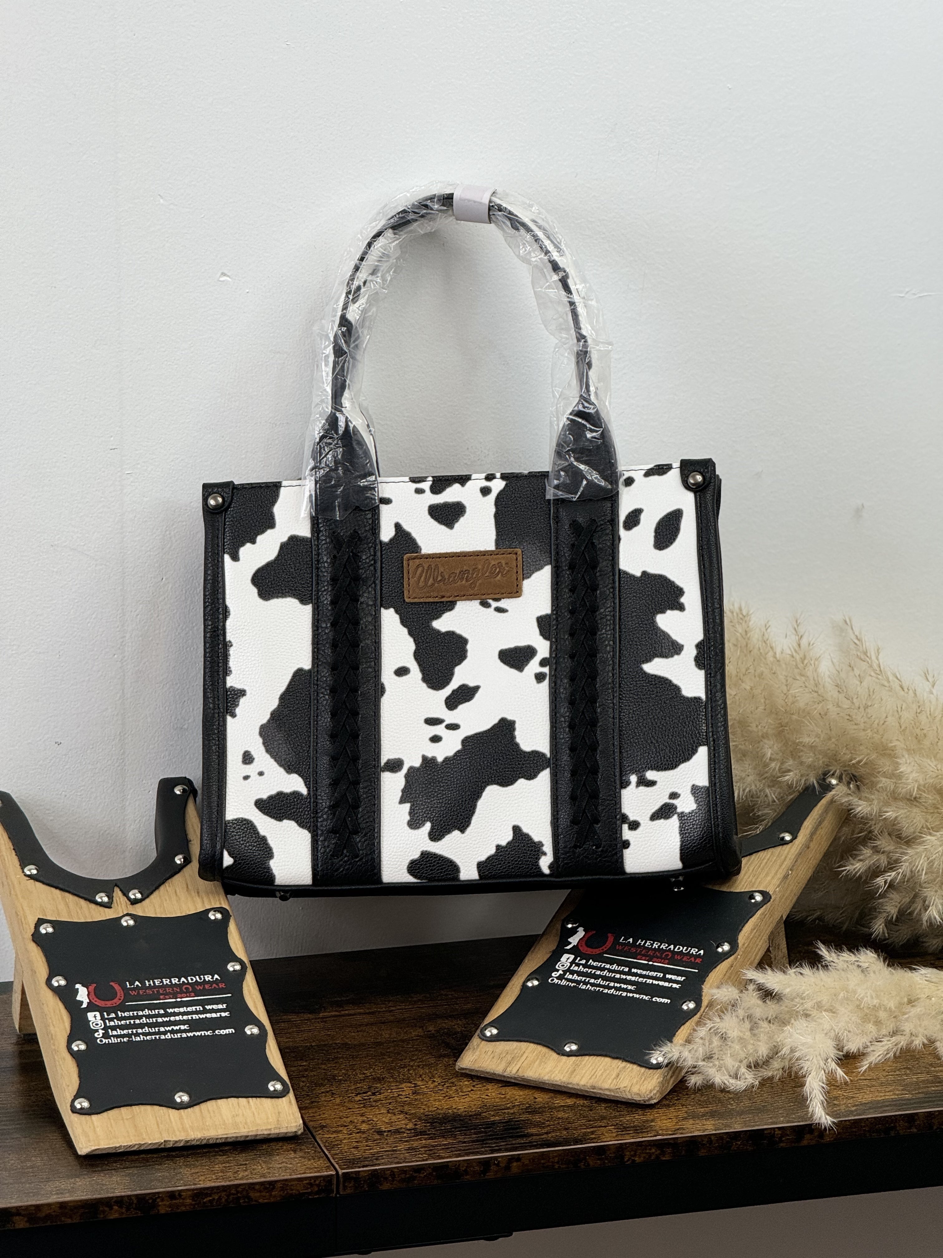 WRANGLER BLACK COW PRINT HAND BAG