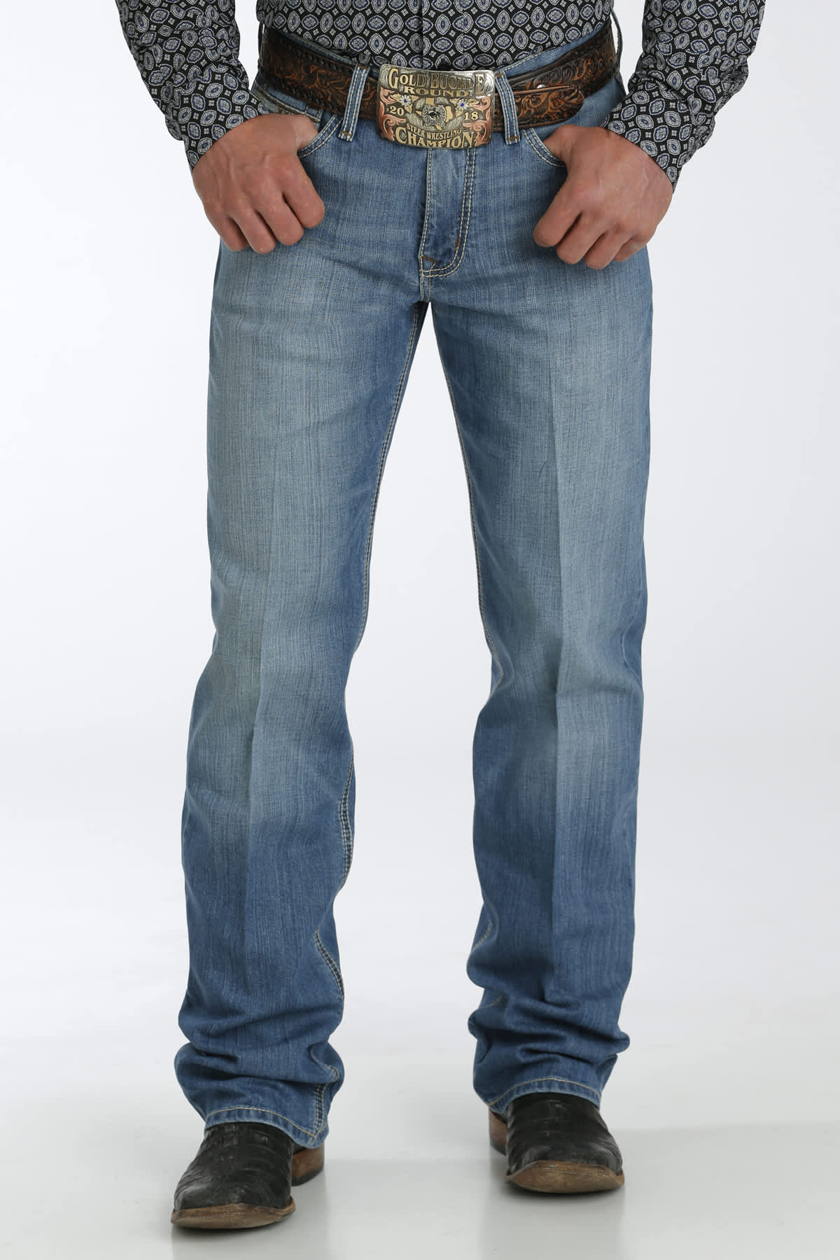 wcyhk778 CINCH GRANT MIDRISE RELAXED BOOTCUT LIGHT WASH JEANS-MB59137001