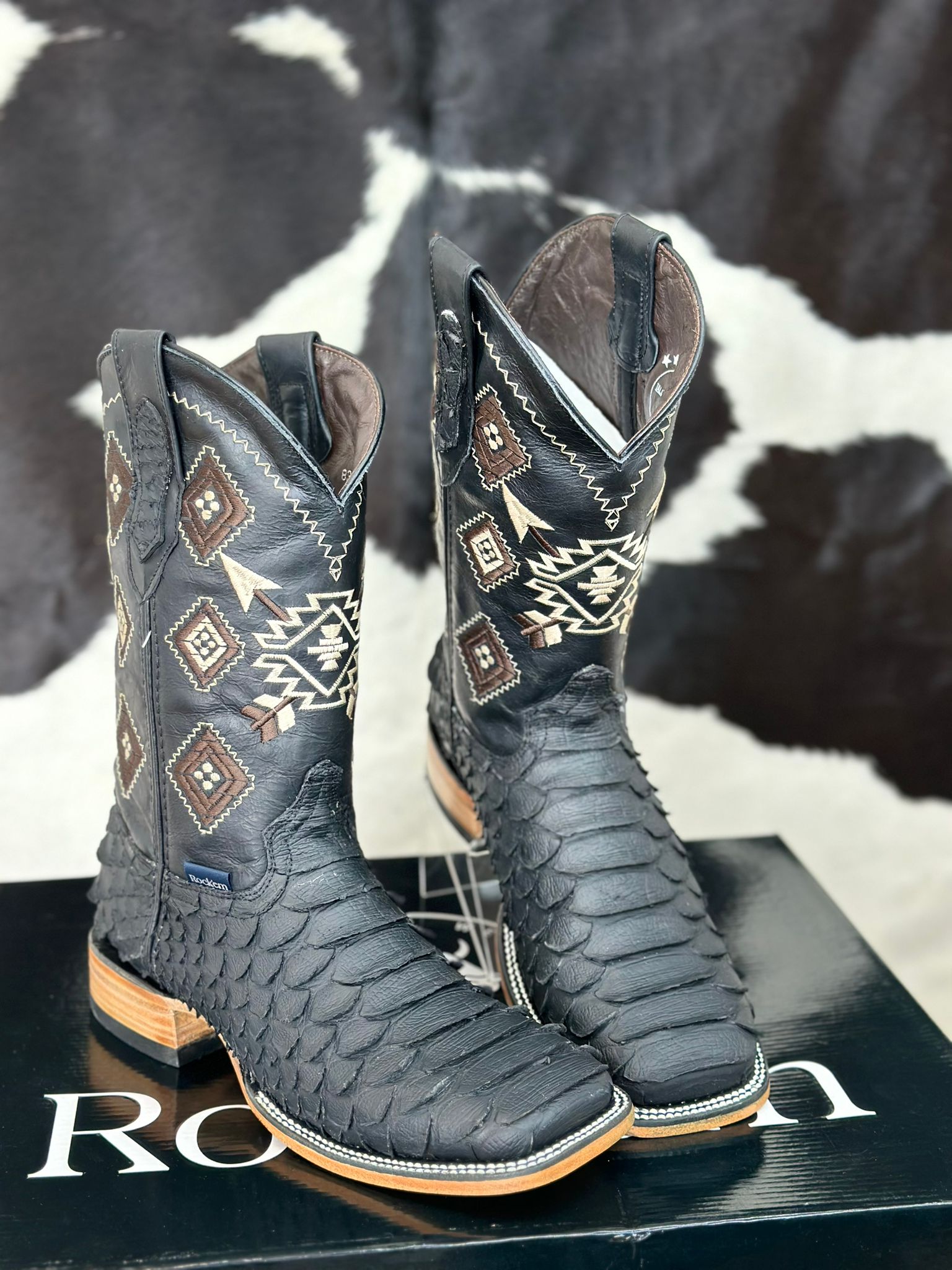 MENS PYTHON MEGA NEGRO MATTE BOOT