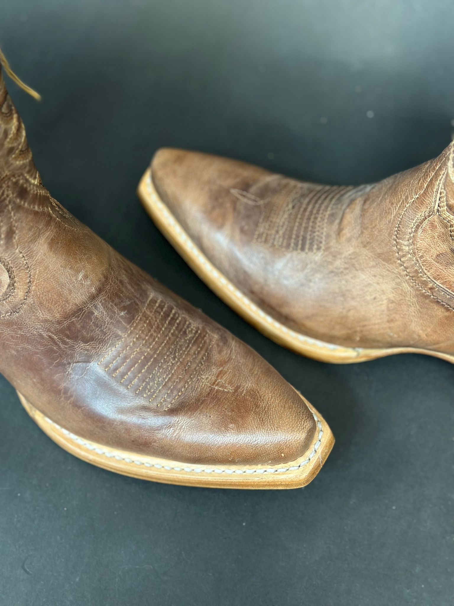 BOTAS LOS ALTOS PARA MUJER AVESTRUZ MOCHA ESTILO RODELO