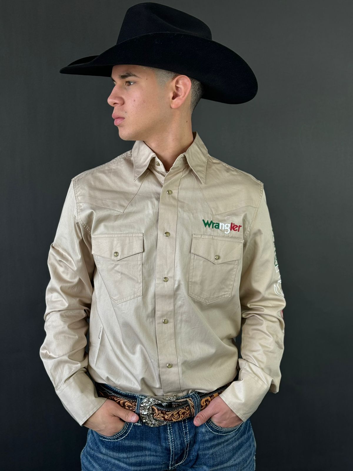 CAMISA WRANGLER CLASSIC BEIGE TEAM MEXICO