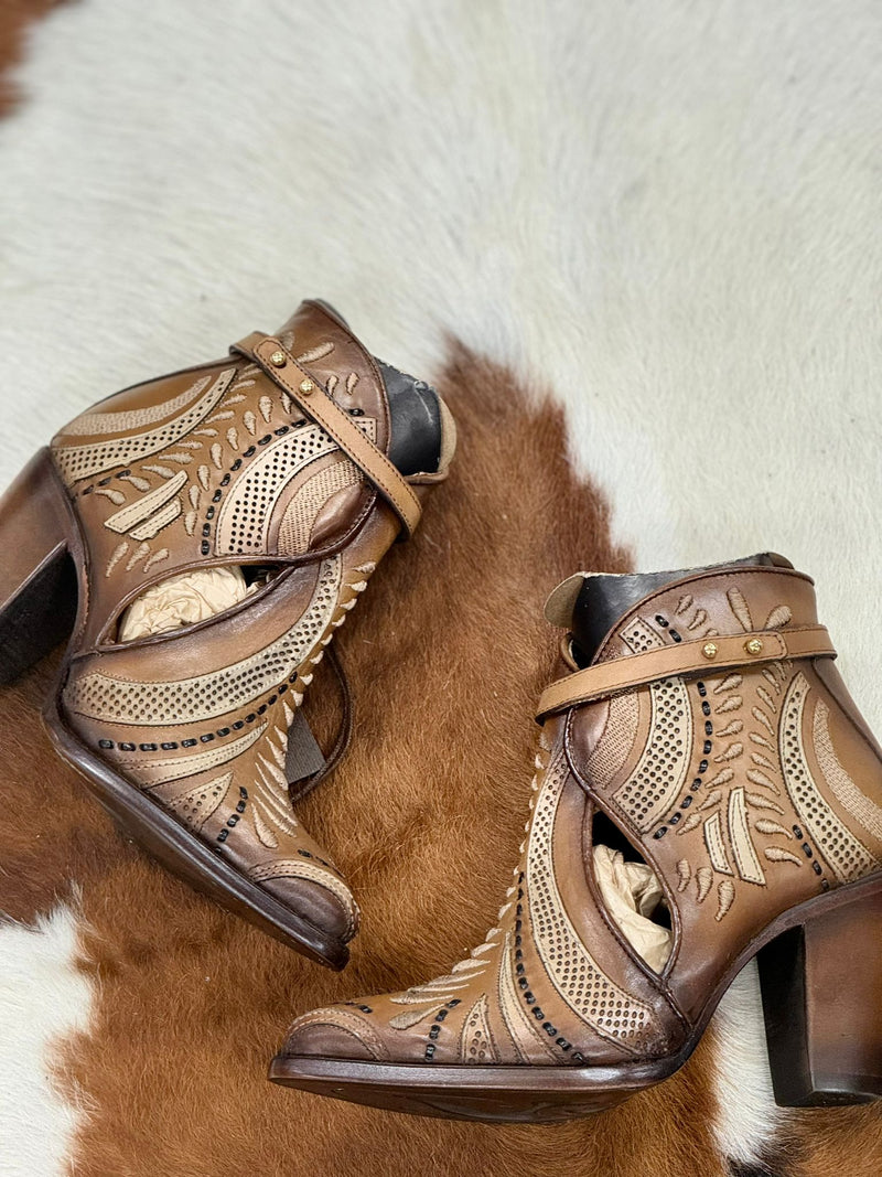 WOMENS CUADRA MAPLE EMBROIDERY & HARNESS SHORT BOOT