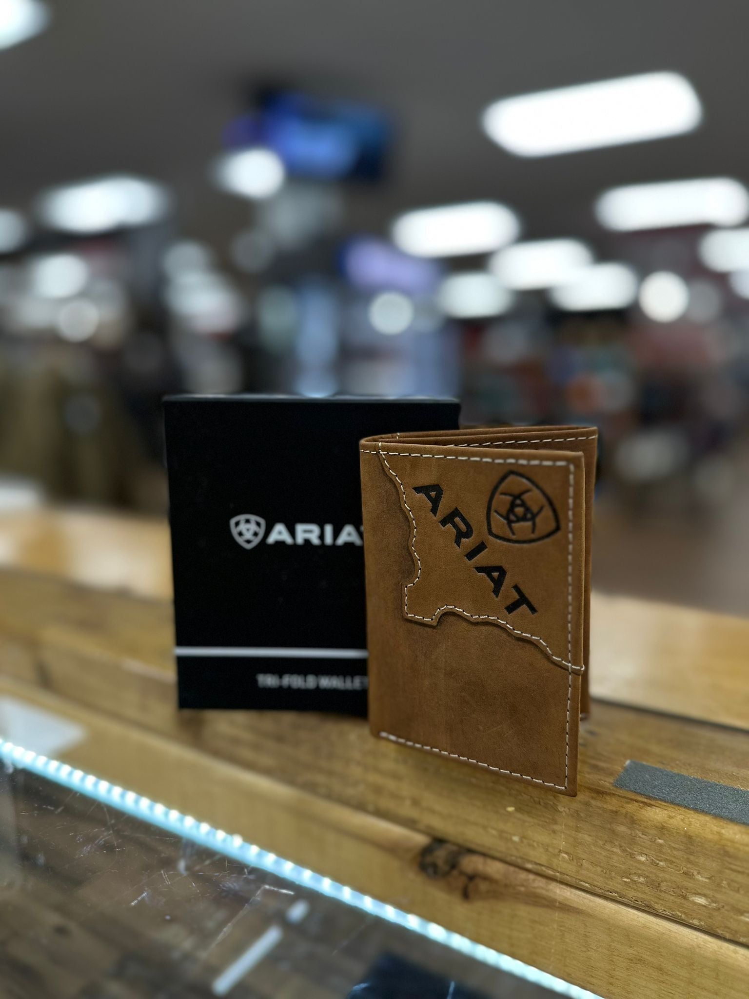 ARIAT TRI/FOLD WALLET MULTI CREDIT CARD SLOTS ID WINDOW BROWN