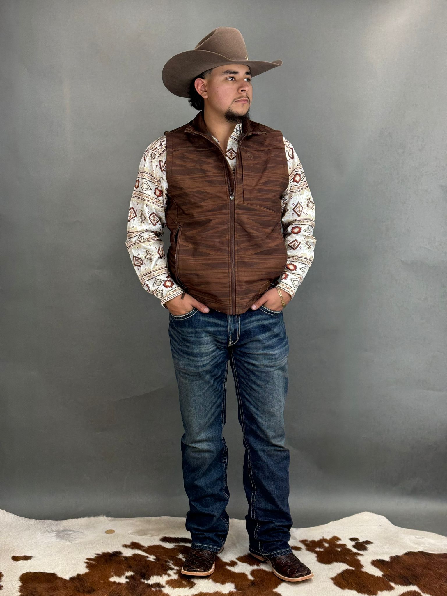 ARIAT Logo 2.0 Chimayo Vest Shaved Chocolate