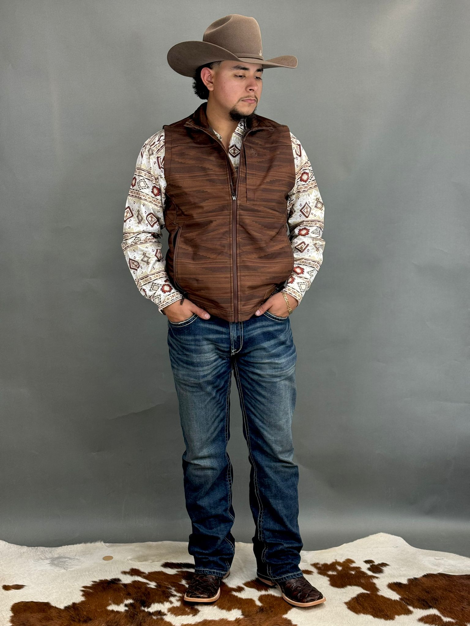 ARIAT Logo 2.0 Chimayo Vest Shaved Chocolate