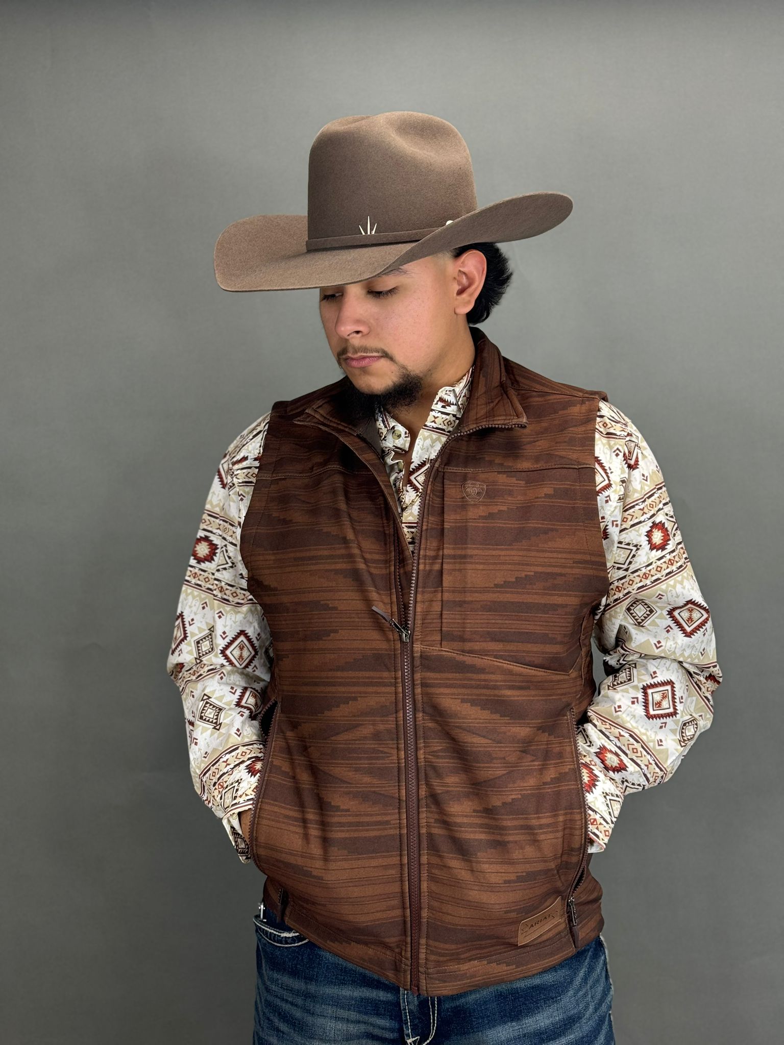 ARIAT Logo 2.0 Chimayo Vest Shaved Chocolate