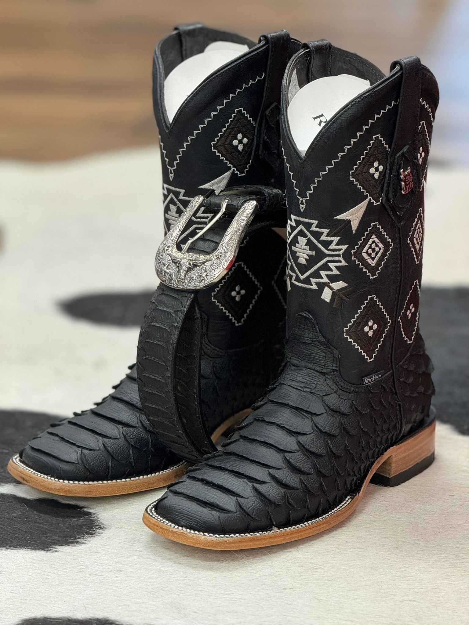 MENS PYTHON MEGA NEGRO MATTE BOOT