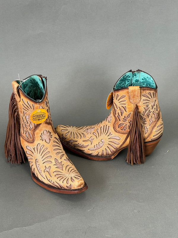 CORRAL SHORT BOOT LD SAND/SILVER INLAY & EMBROIDERY & FRINGES SHORT BOOT