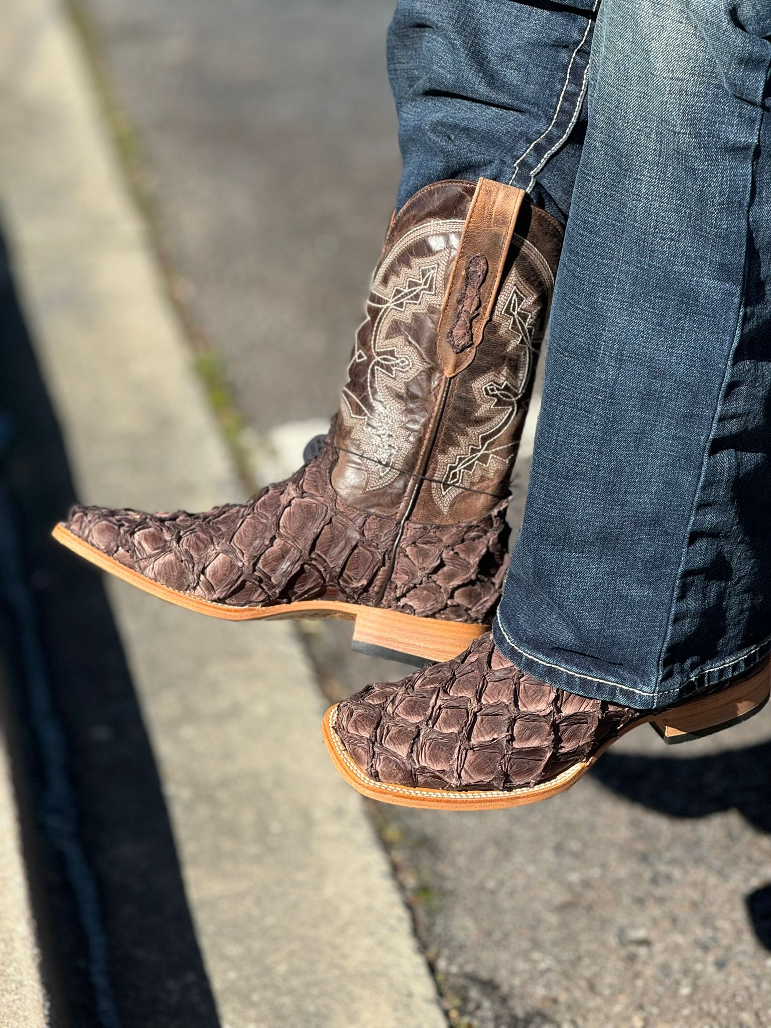 BOTAS CUADRA ESTILO RODEO AVESTRUZ BLACKCHERRY LASER &amp; BORDADO S