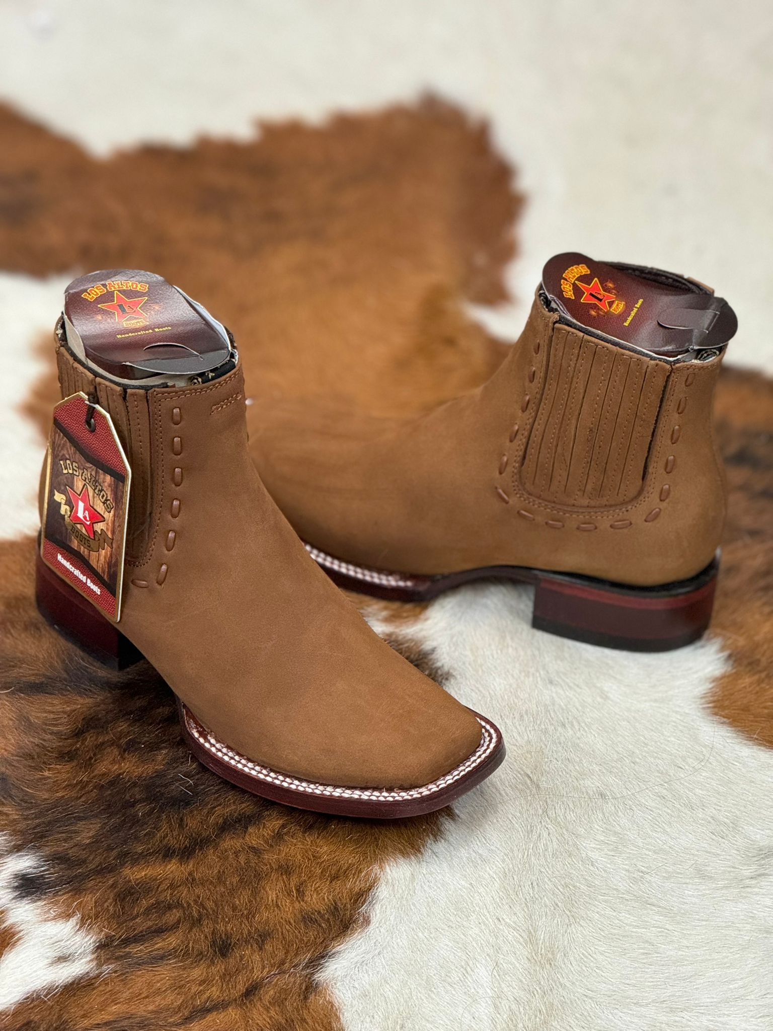 BOTAS LOS ALTOS PARA MUJER AVESTRUZ MOCHA ESTILO RODELO