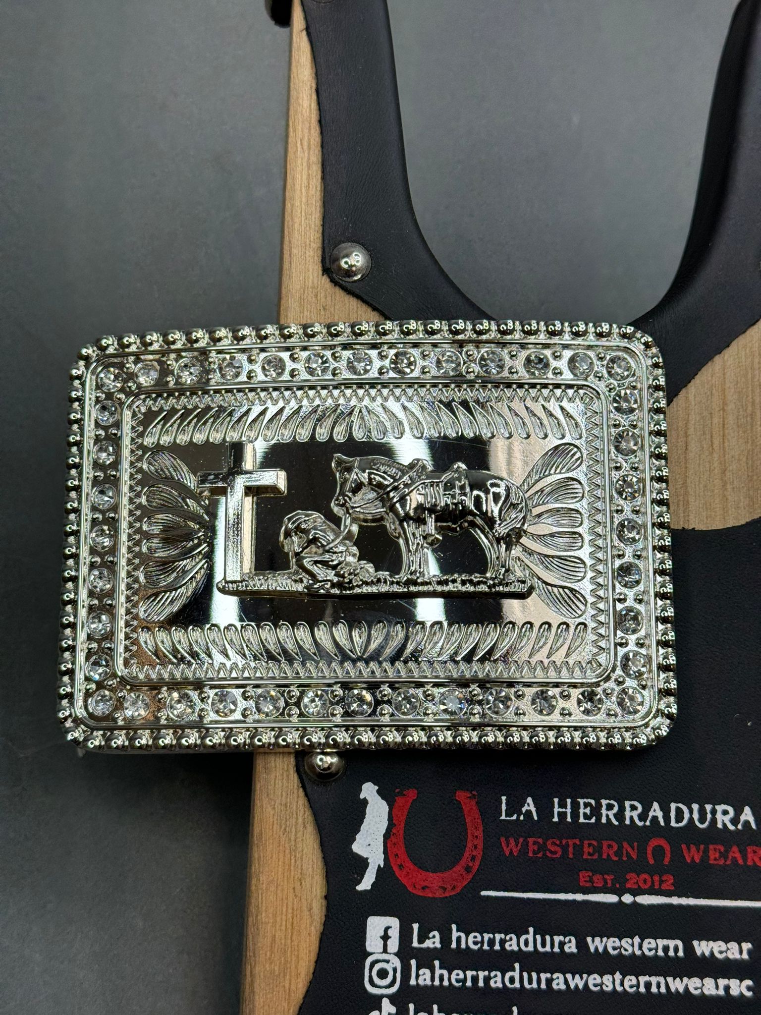 BORDERED SQUARE SILVER CROSS HORSE BUCKLE