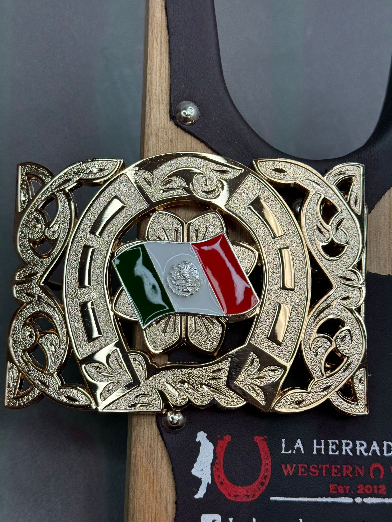OPEN DETAIL SQUARE GOLD MEXICO FLAG BUCKLE