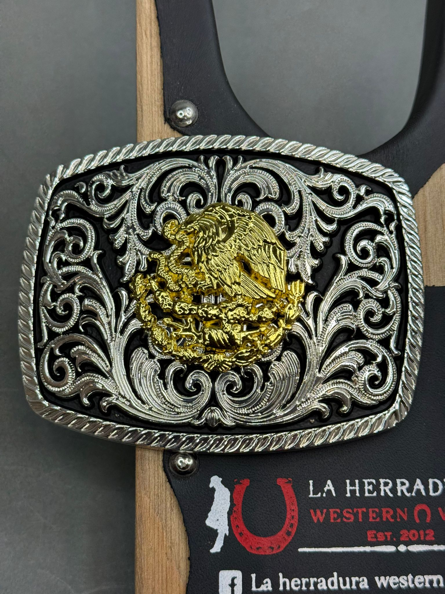 ROUNDED SQUARE SILVER BLACK GOLD MEXICO COAT OF ARMS BUCKLE