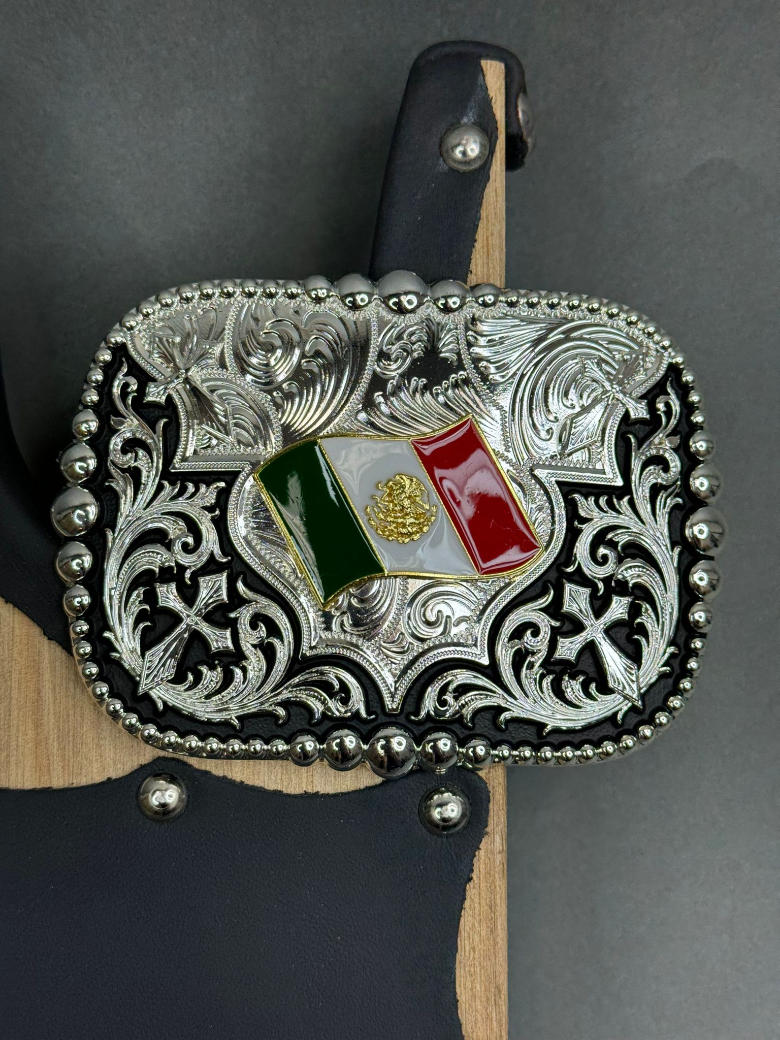 ROUNDED SQUARE SILVER WITH BLACK MEXICO FLAG BUCKLE