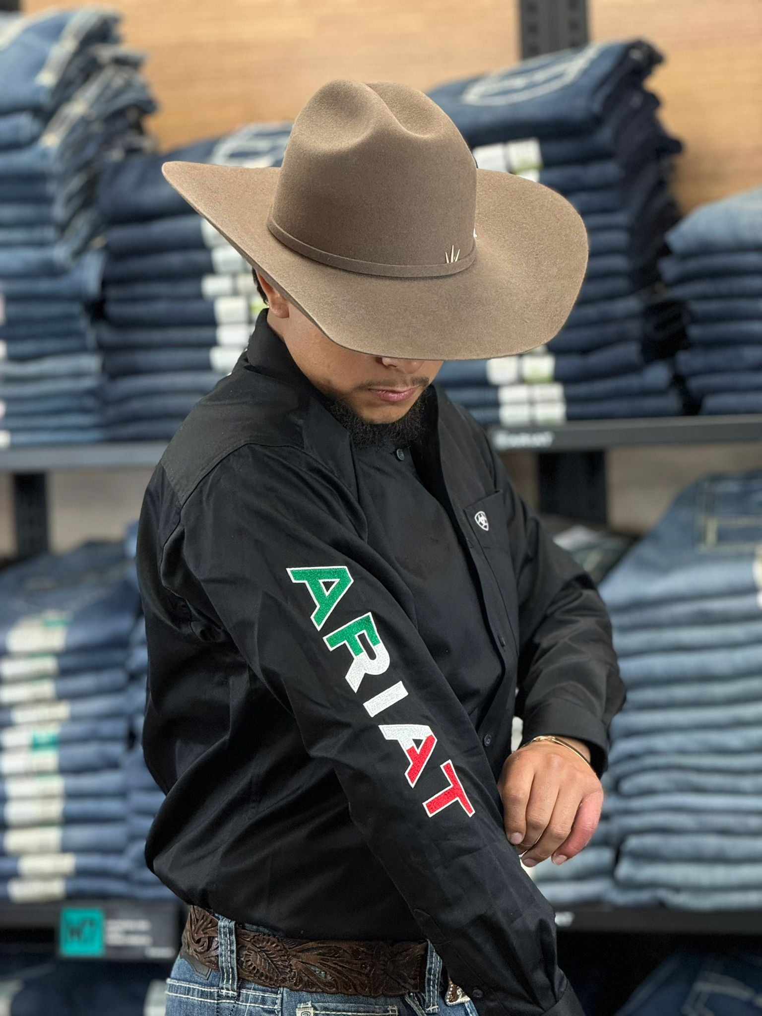 CAMISA ARIAT AJUSTADA NEGRA / LOGO MÉXICO 