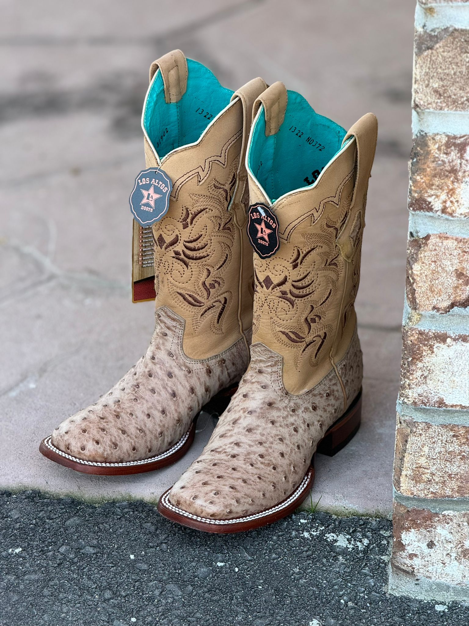 BOTAS LOS ALTOS PARA MUJER AVESTRUZ MOCHA ESTILO RODELO